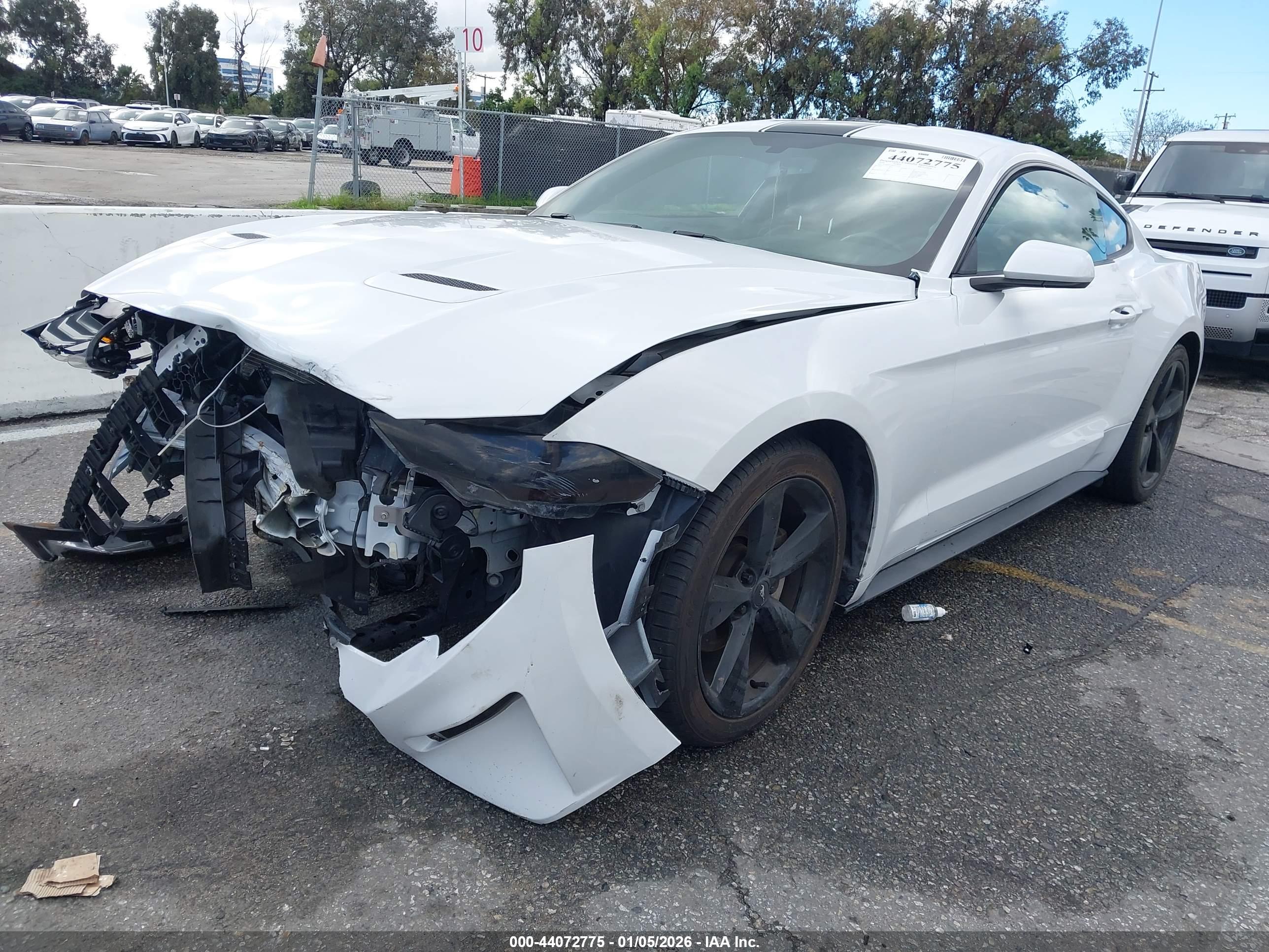 FORD MUSTANG image 2