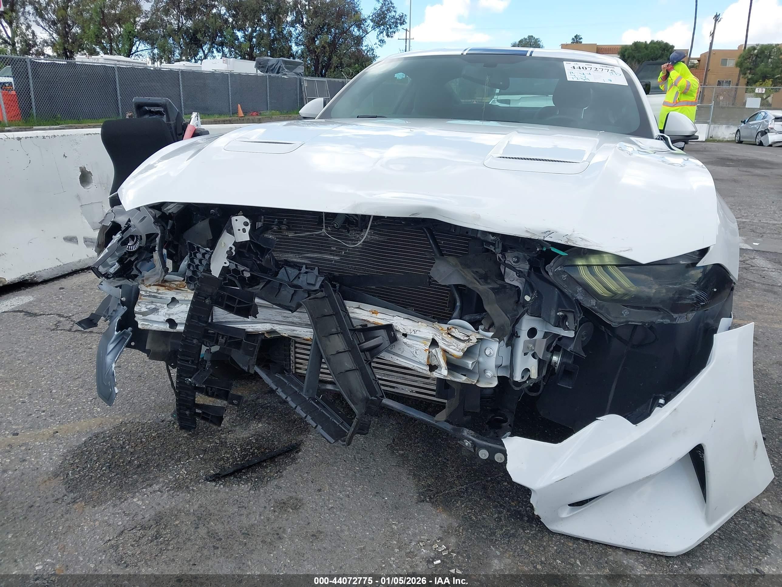 FORD MUSTANG image 6