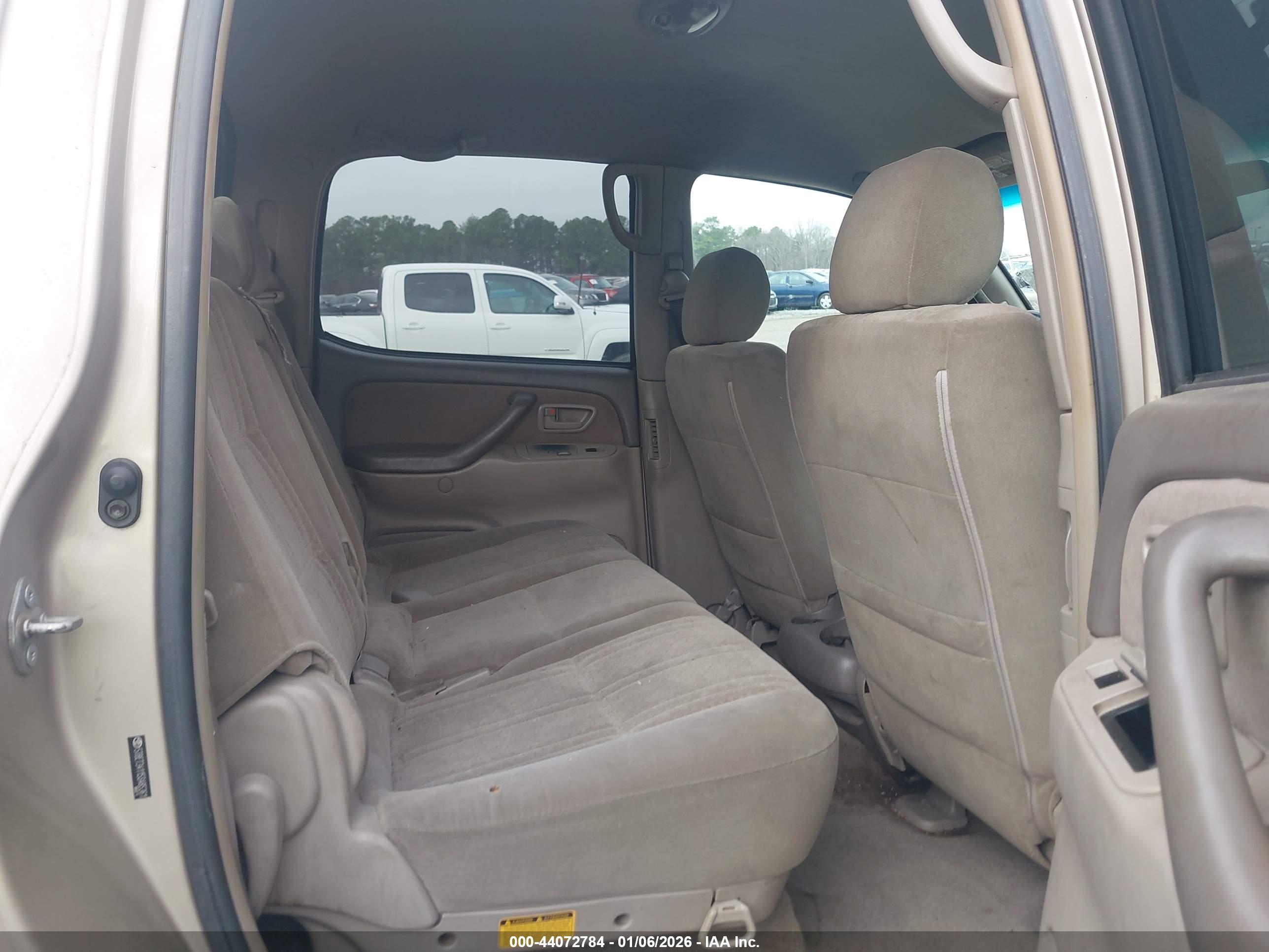 TOYOTA TUNDRA image 8