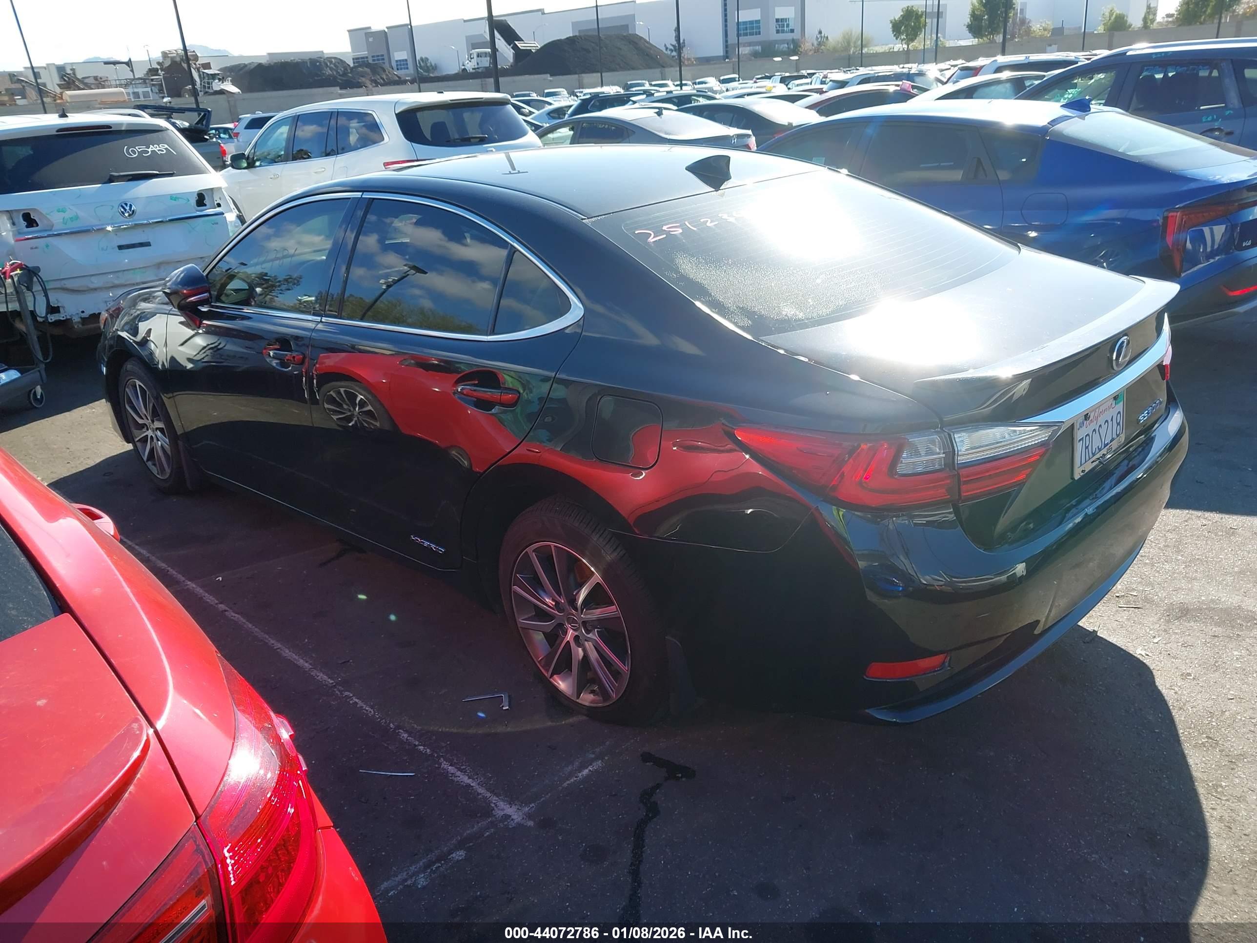 LEXUS ES image 3