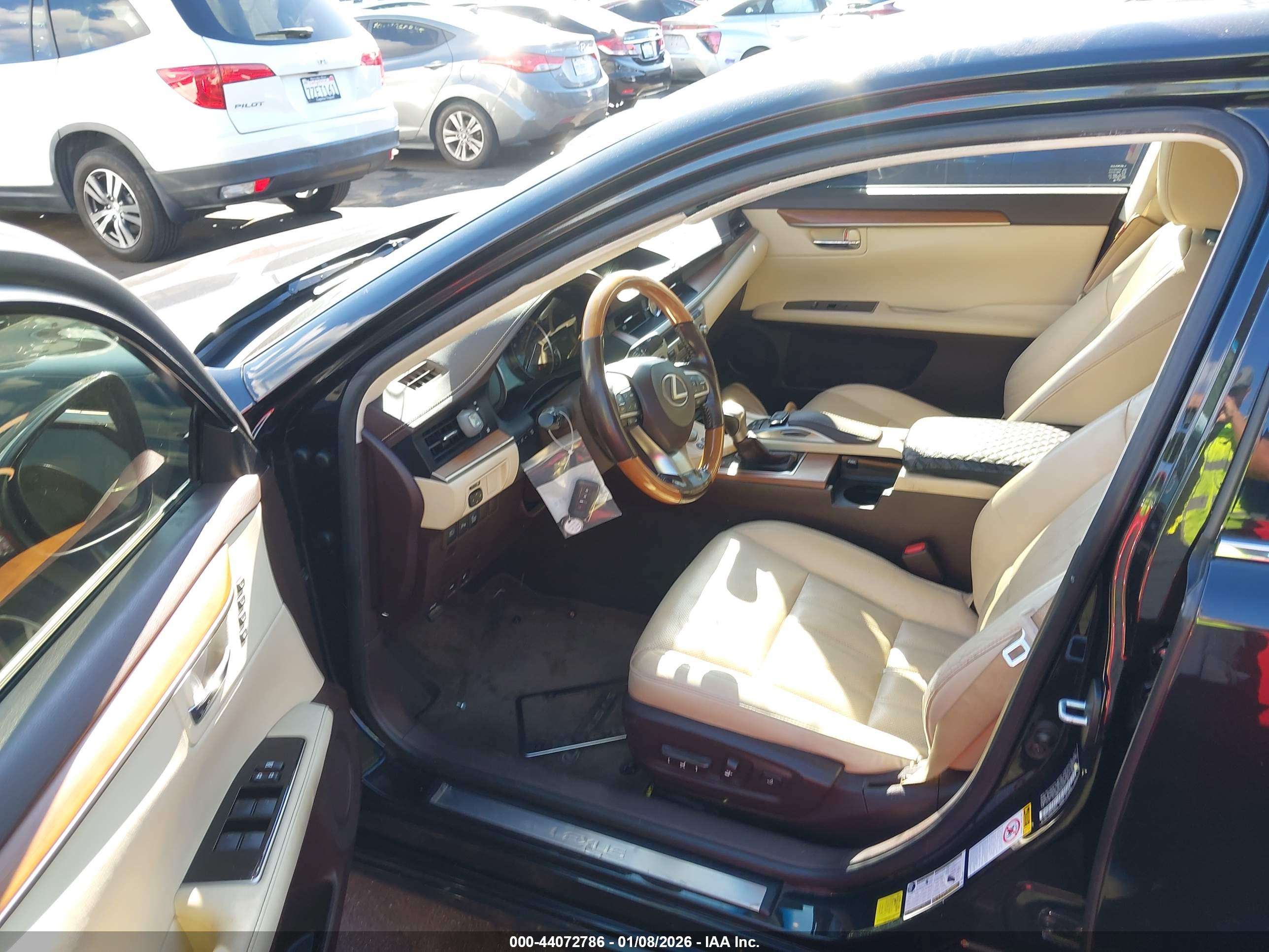 LEXUS ES image 5