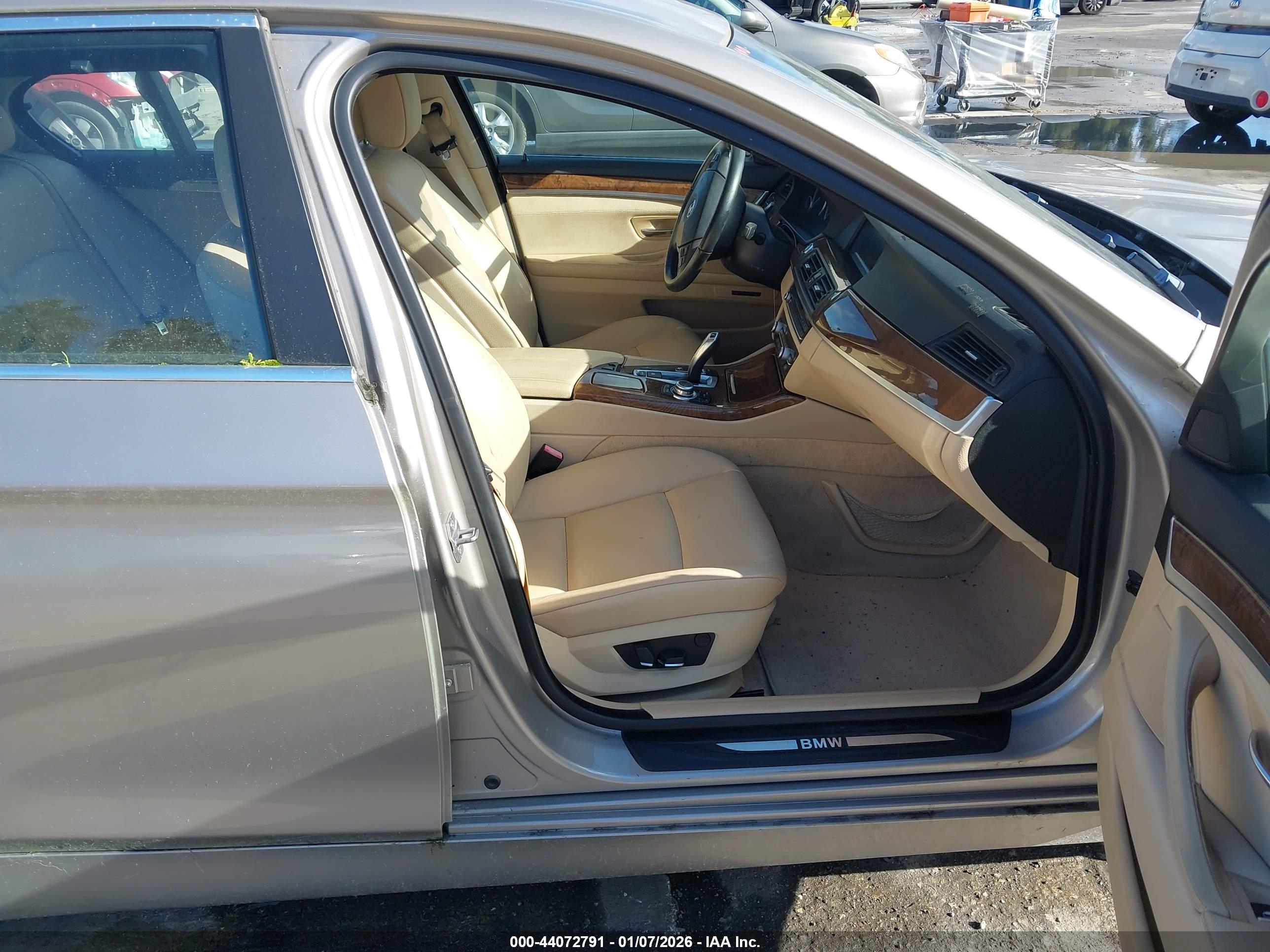 BMW 528I image 5