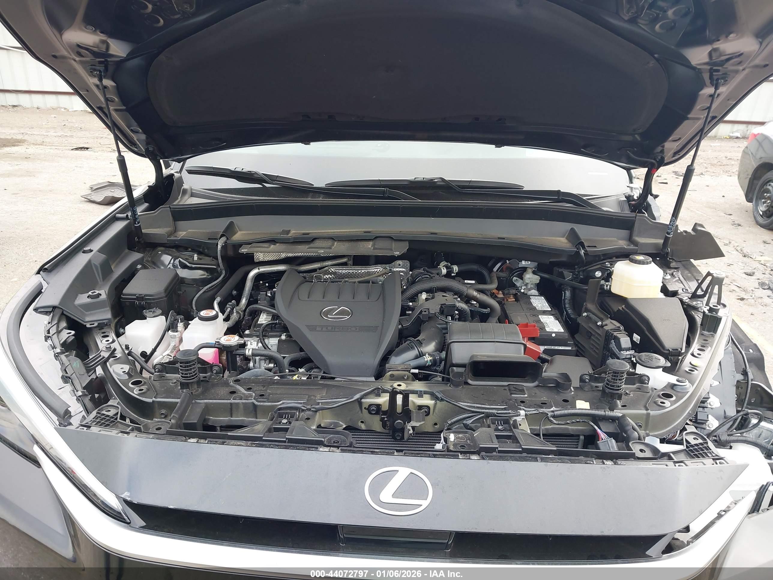 LEXUS TX image 10