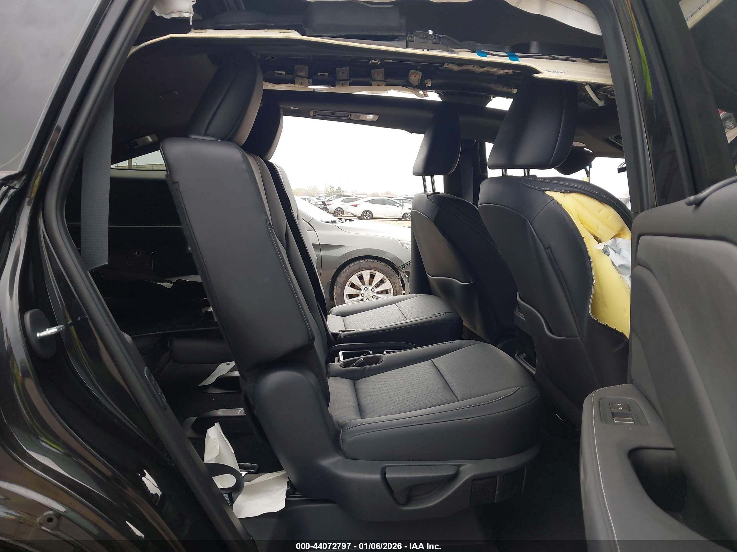 LEXUS TX image 8