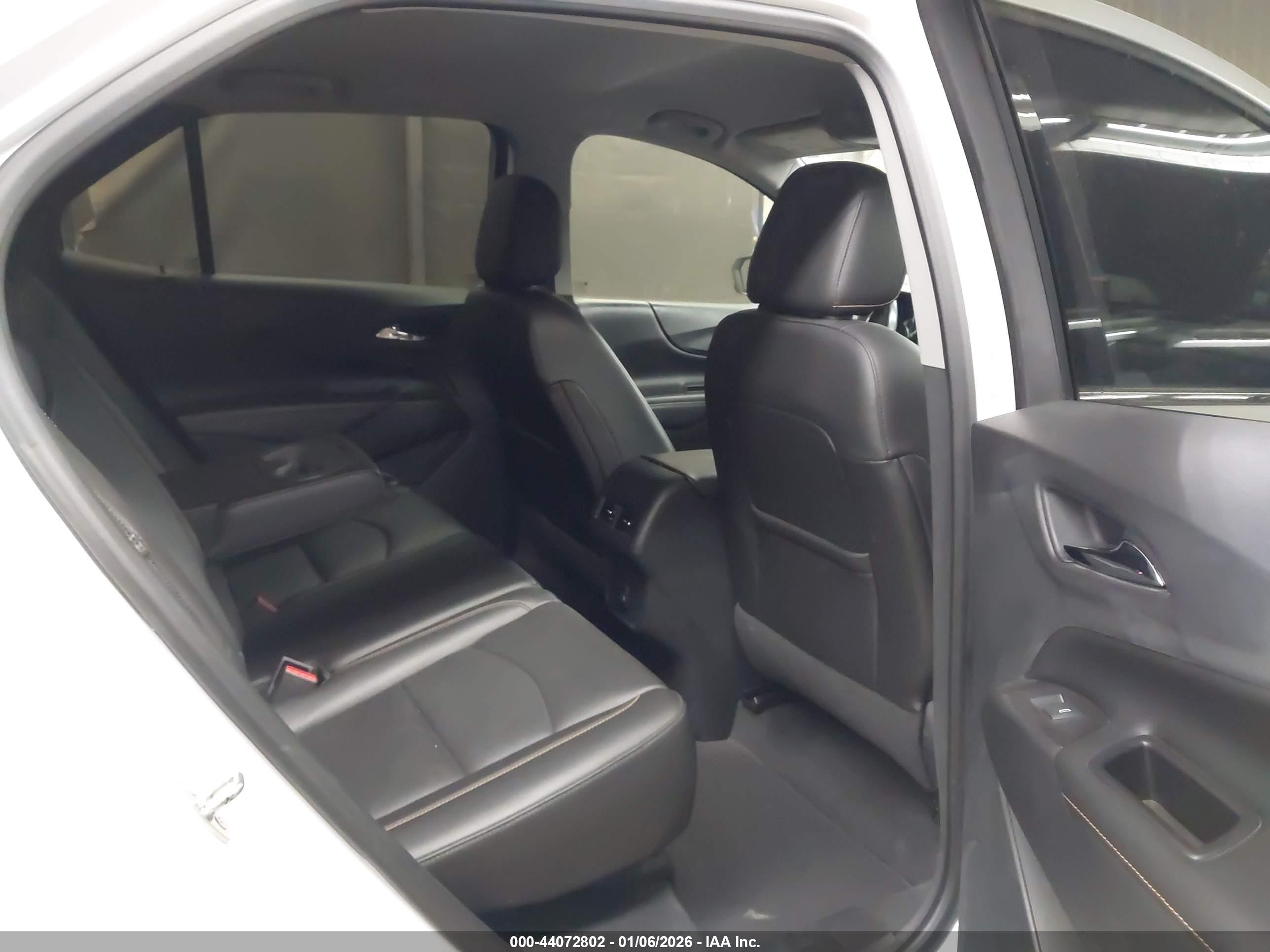 CHEVROLET EQUINOX image 8