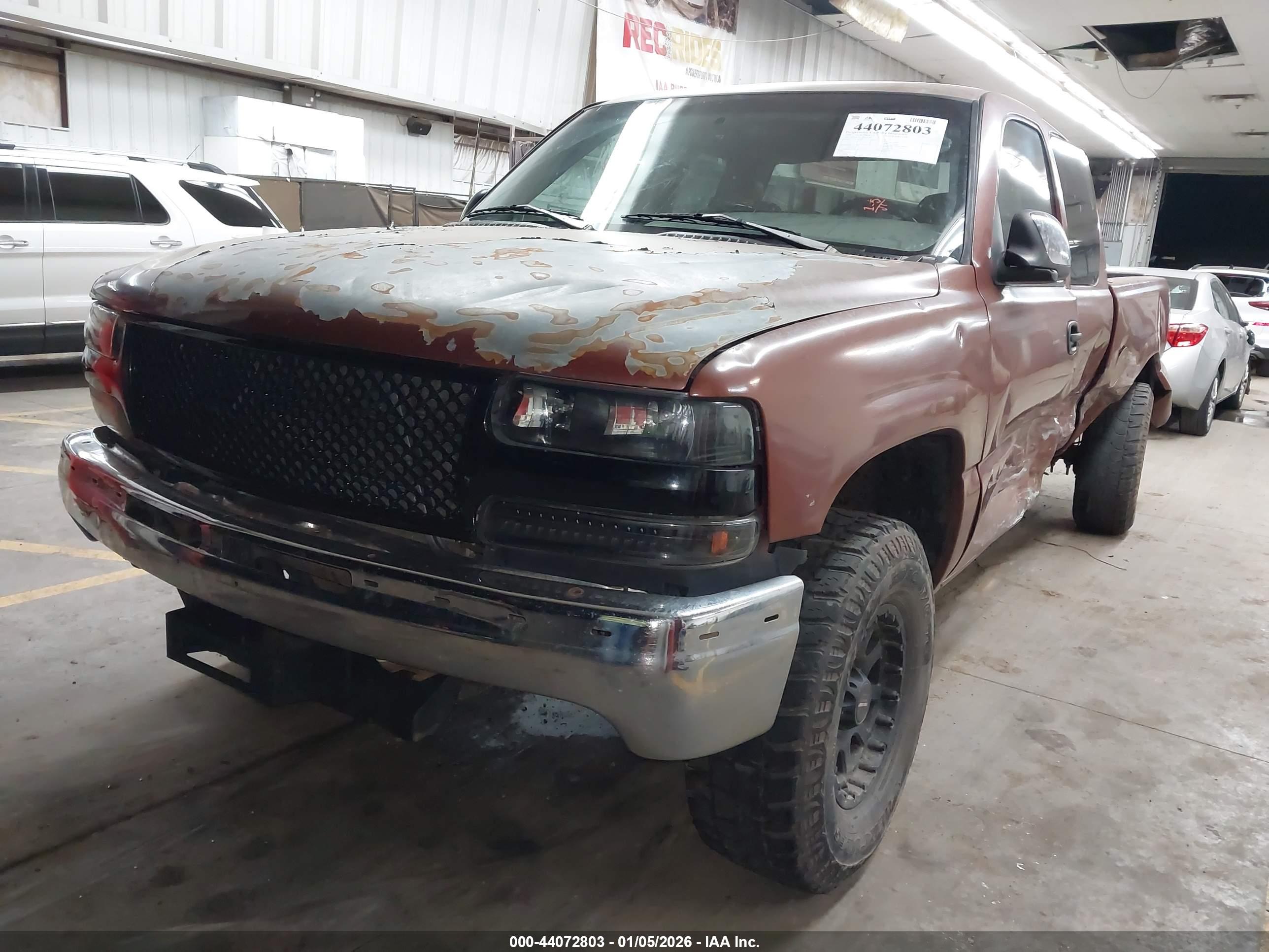 CHEVROLET SILVERADO image 2