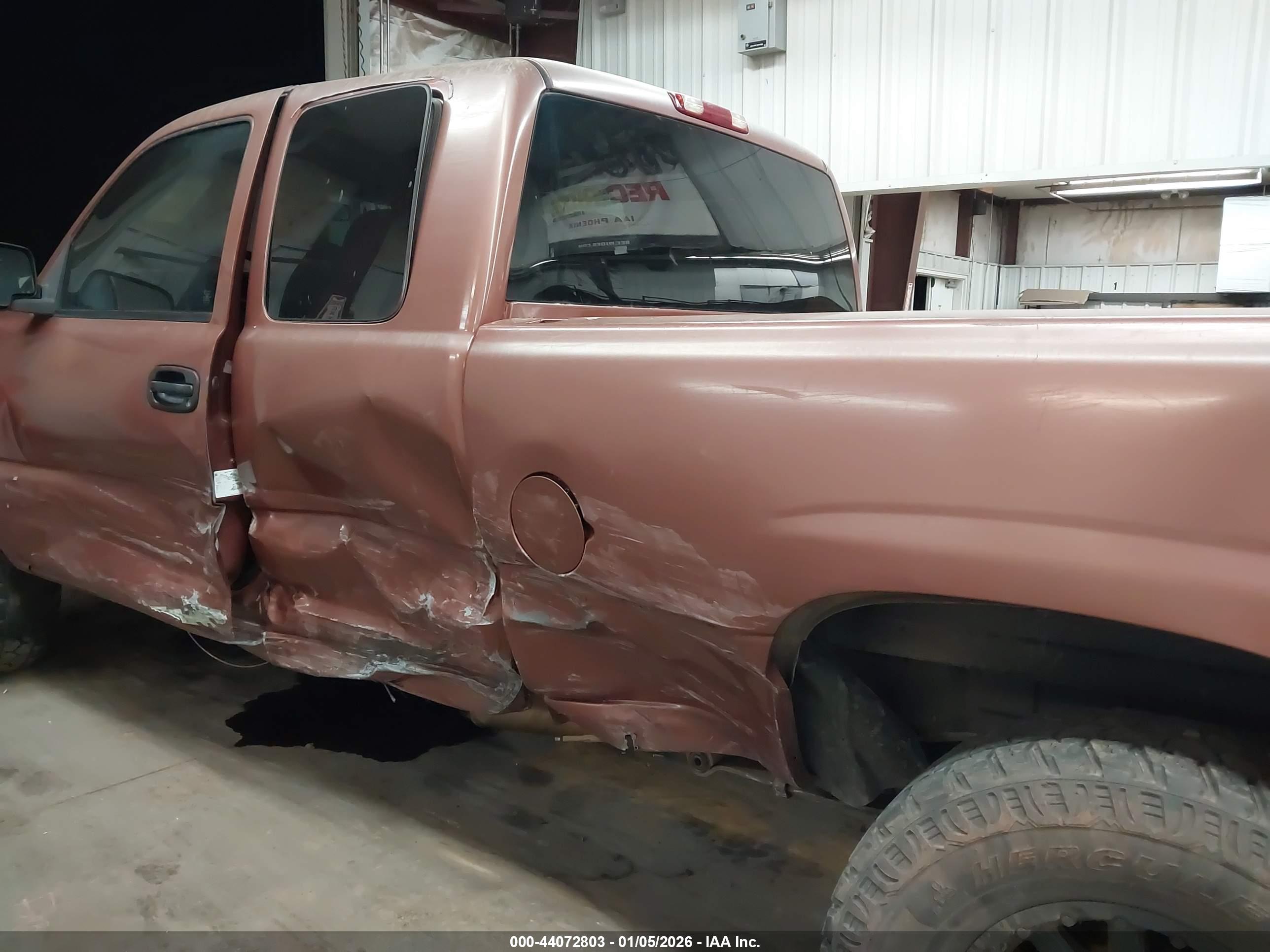 CHEVROLET SILVERADO image 6