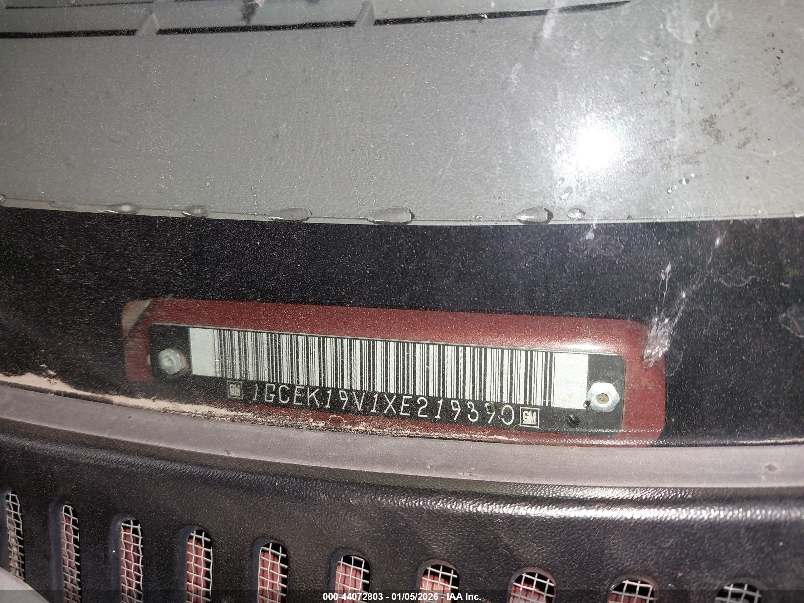 CHEVROLET SILVERADO image 9