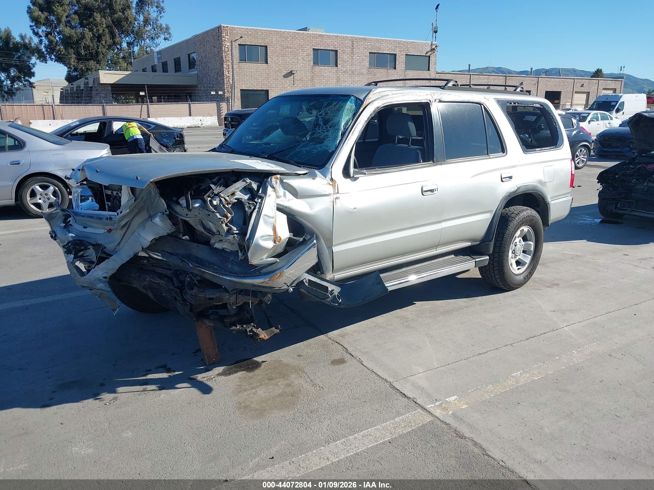 TOYOTA 4RUNNER image 2