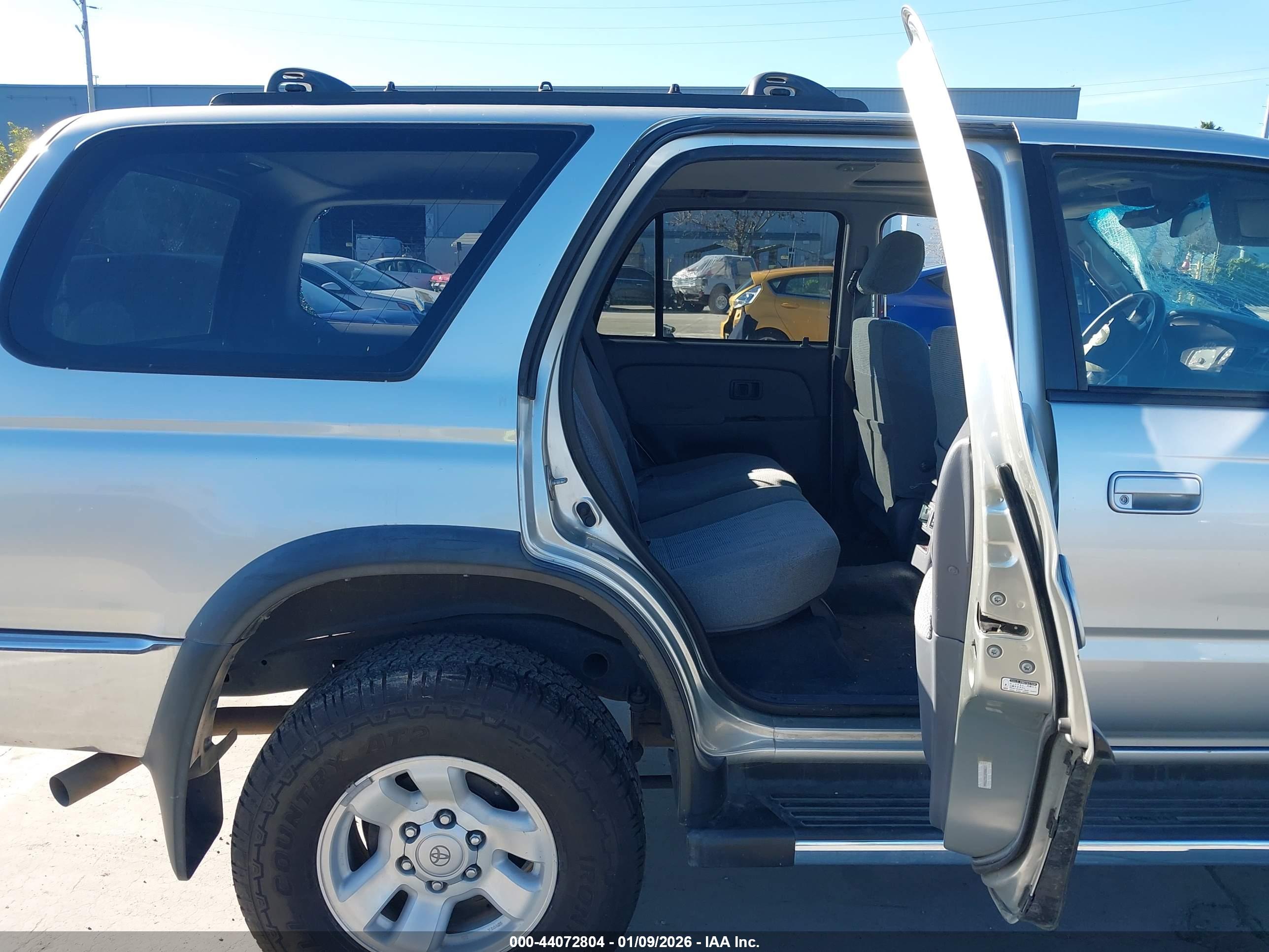 TOYOTA 4RUNNER image 8
