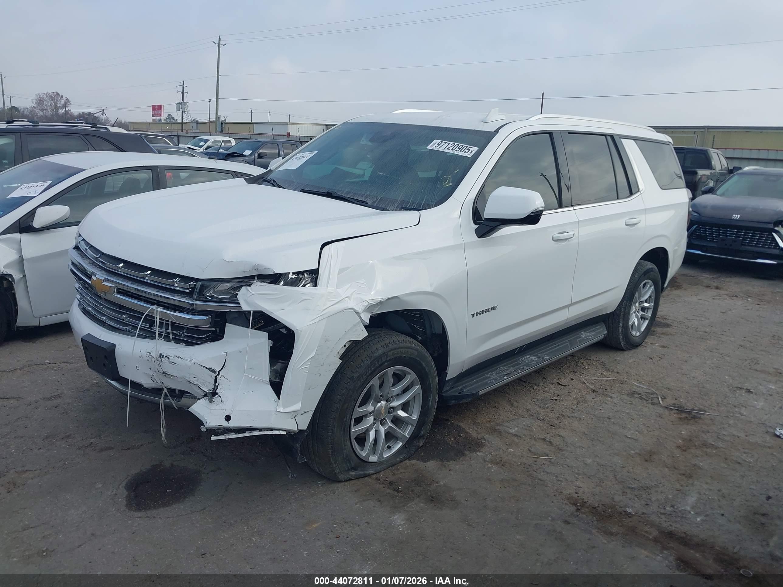 CHEVROLET TAHOE image 2