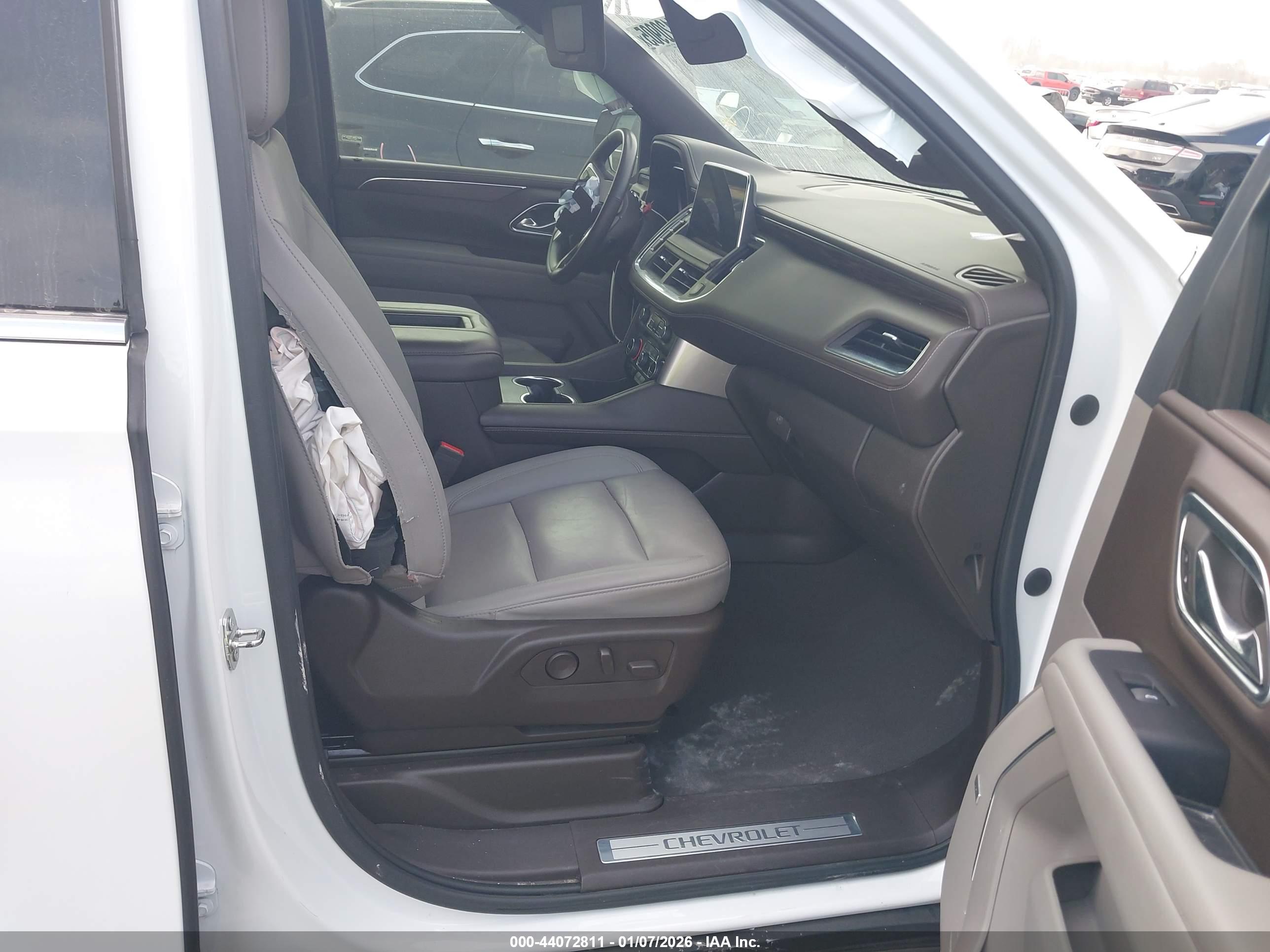 CHEVROLET TAHOE image 5