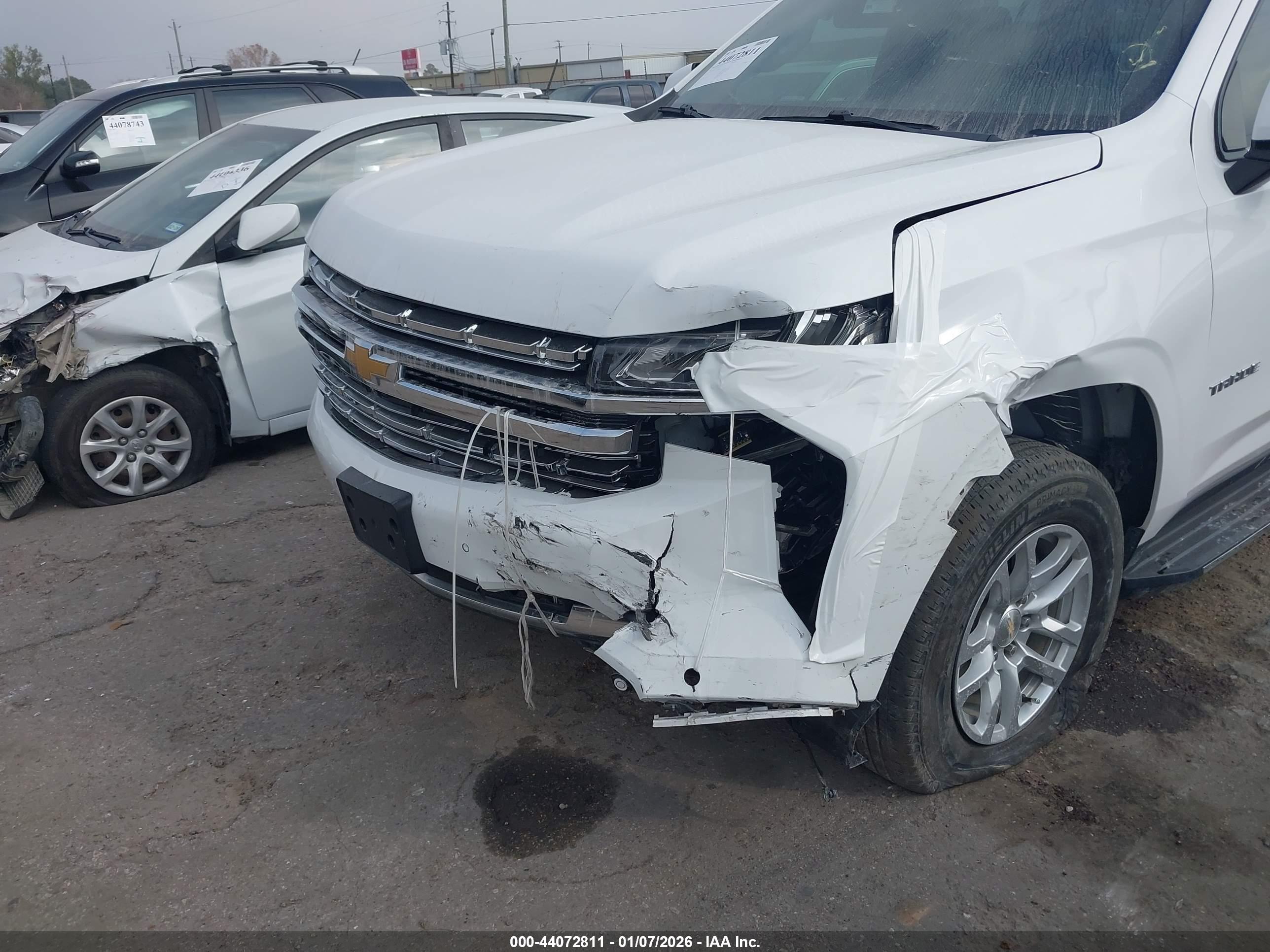 CHEVROLET TAHOE image 6