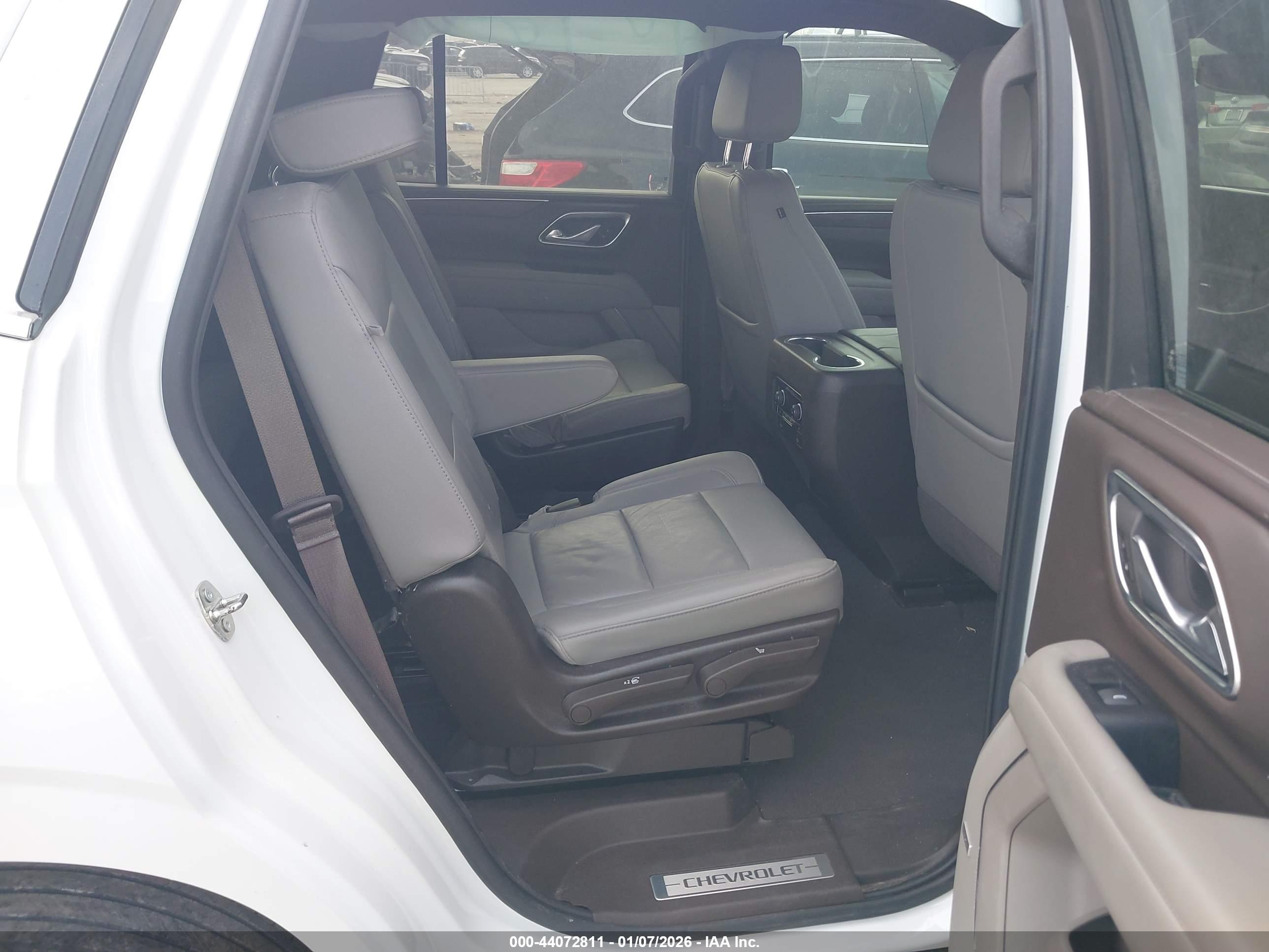 CHEVROLET TAHOE image 8