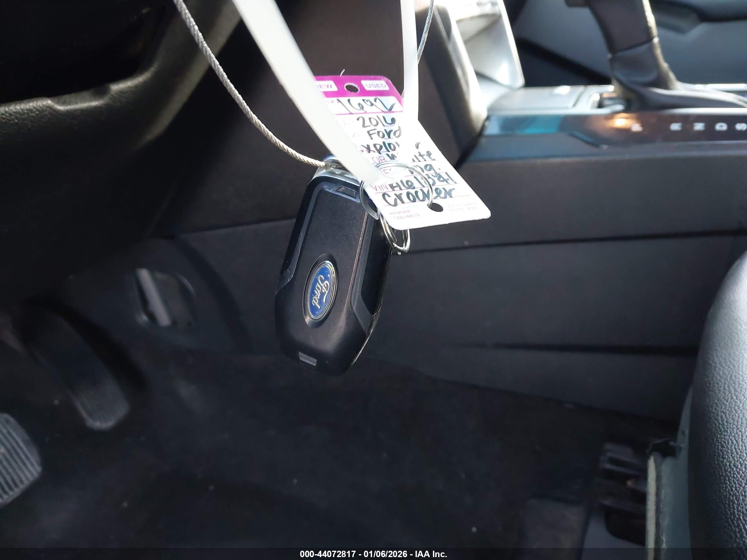 FORD EXPLORER image 11