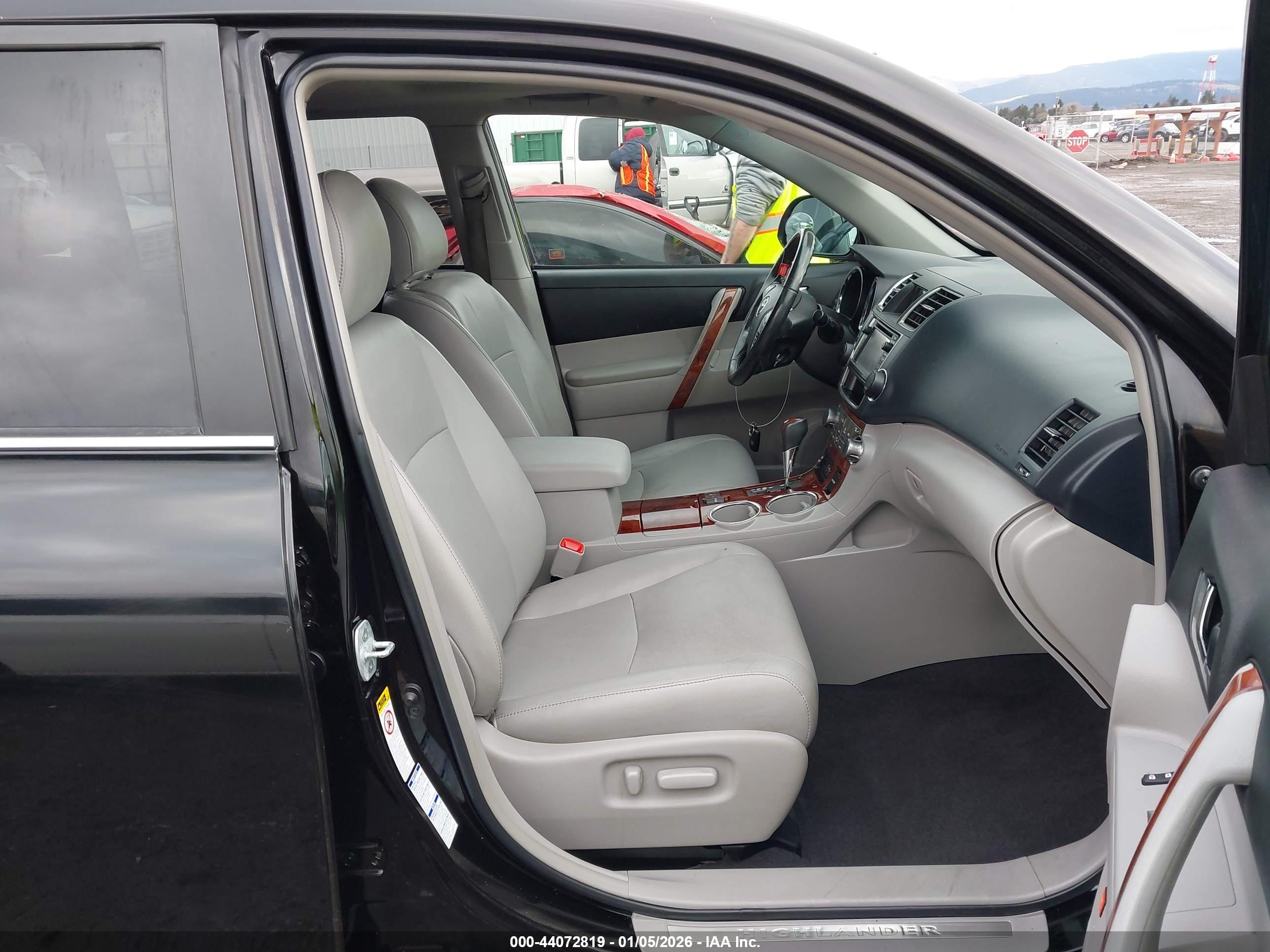TOYOTA HIGHLANDER image 5