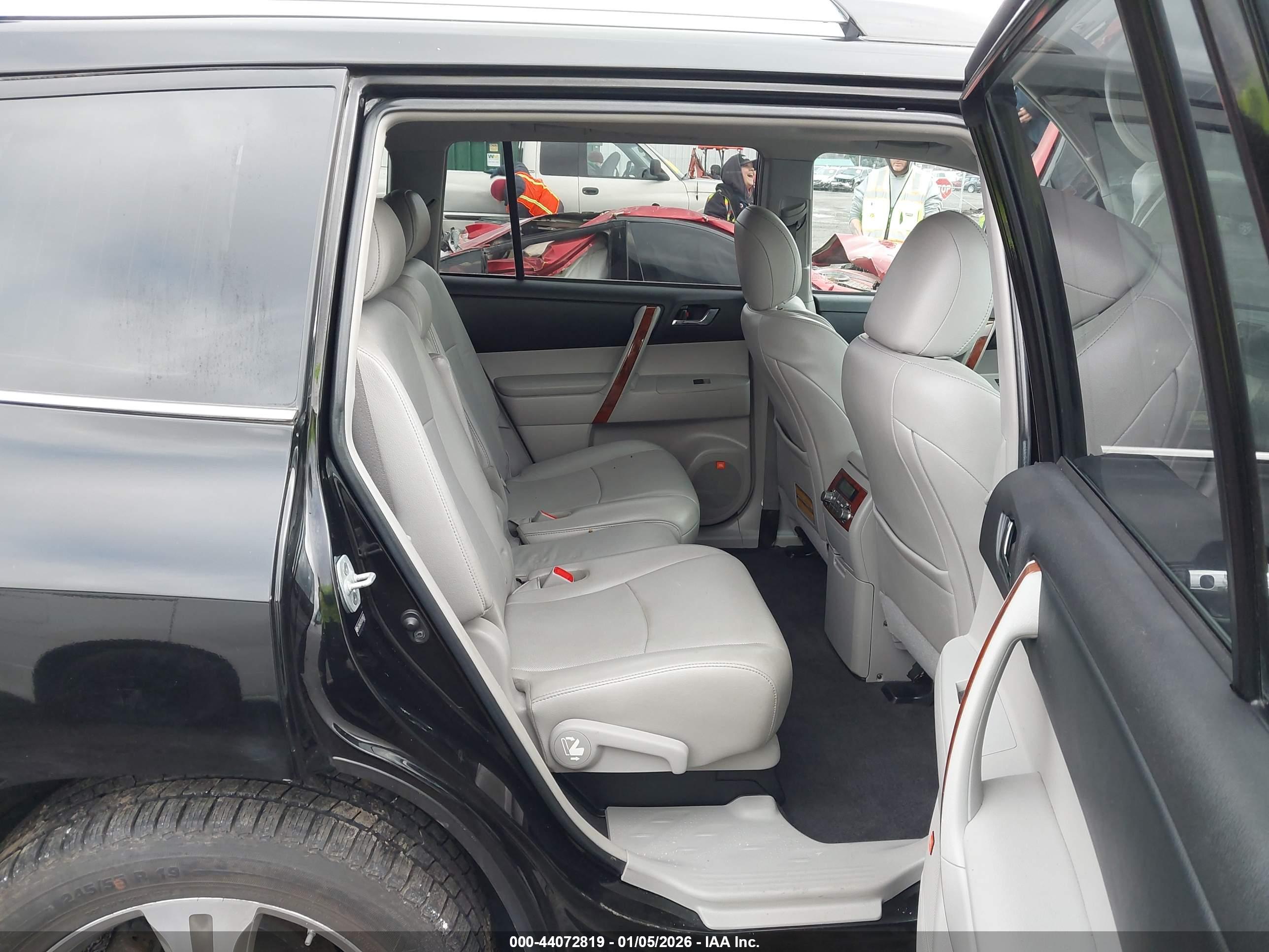 TOYOTA HIGHLANDER image 8