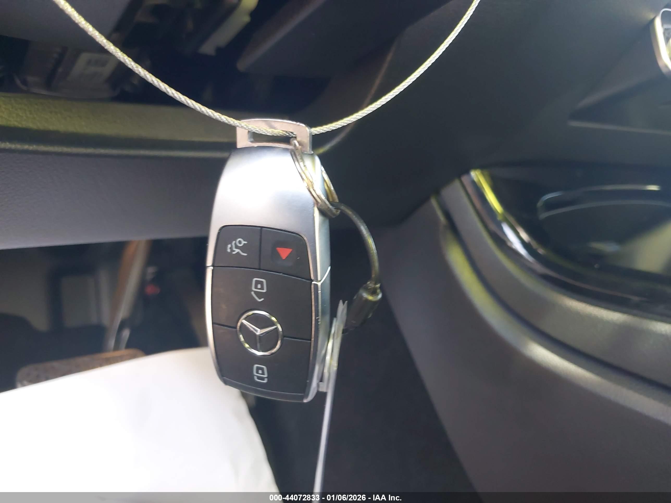 MERCEDES-BENZ CLA image 11
