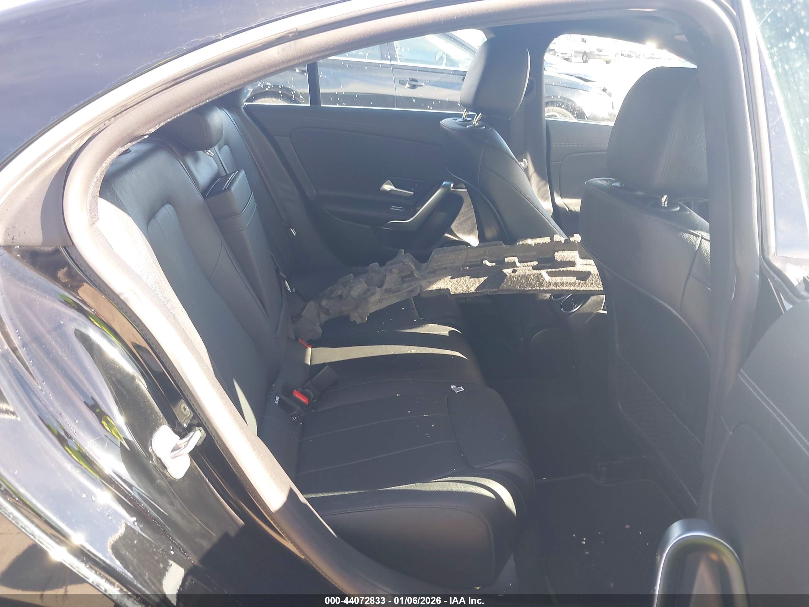 MERCEDES-BENZ CLA image 8