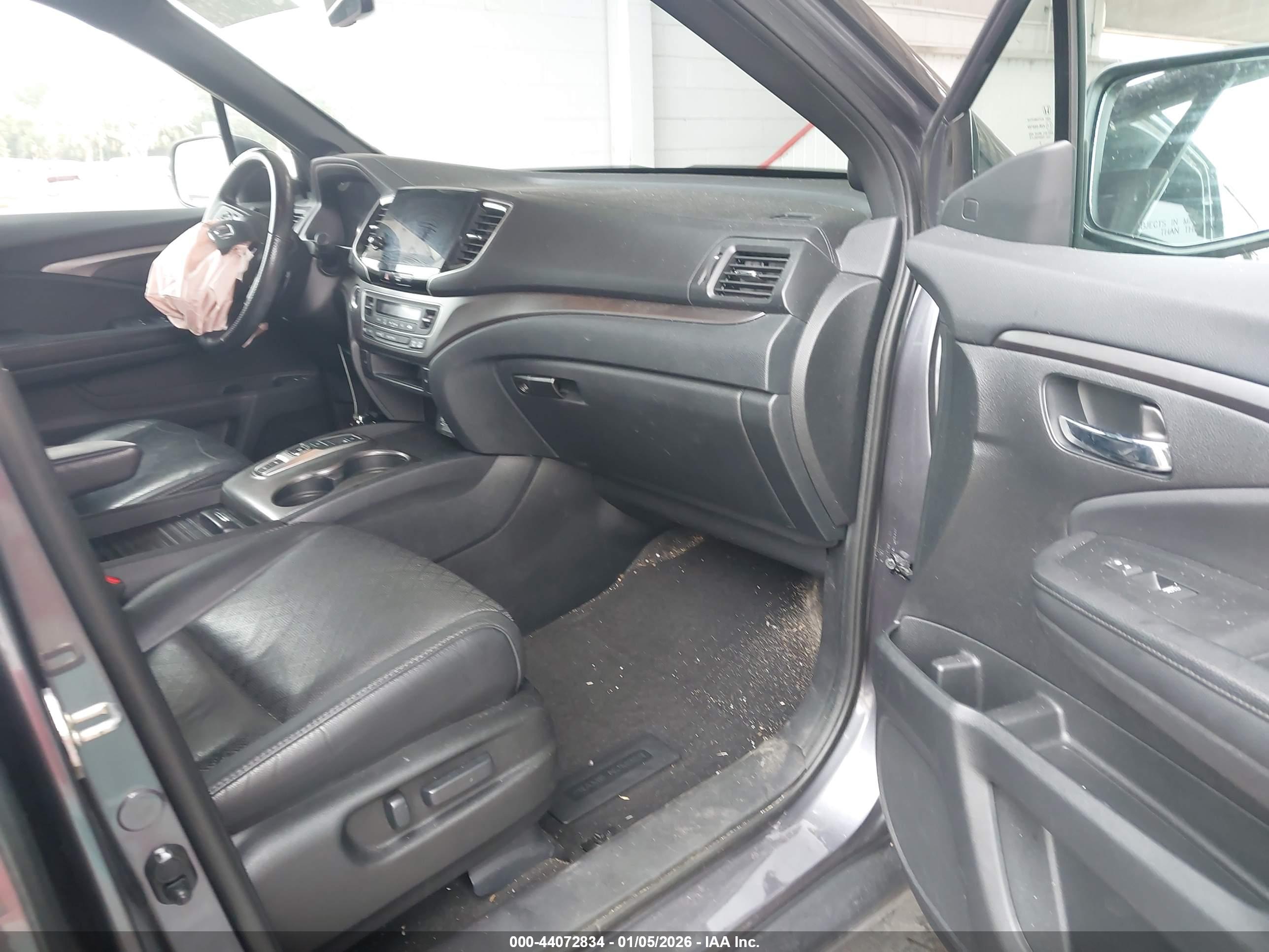HONDA PASSPORT image 5