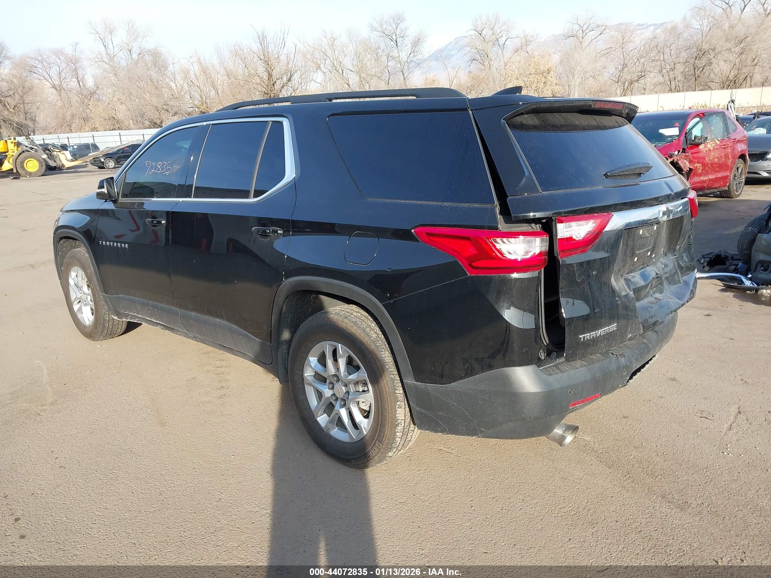 CHEVROLET TRAVERSE image 3