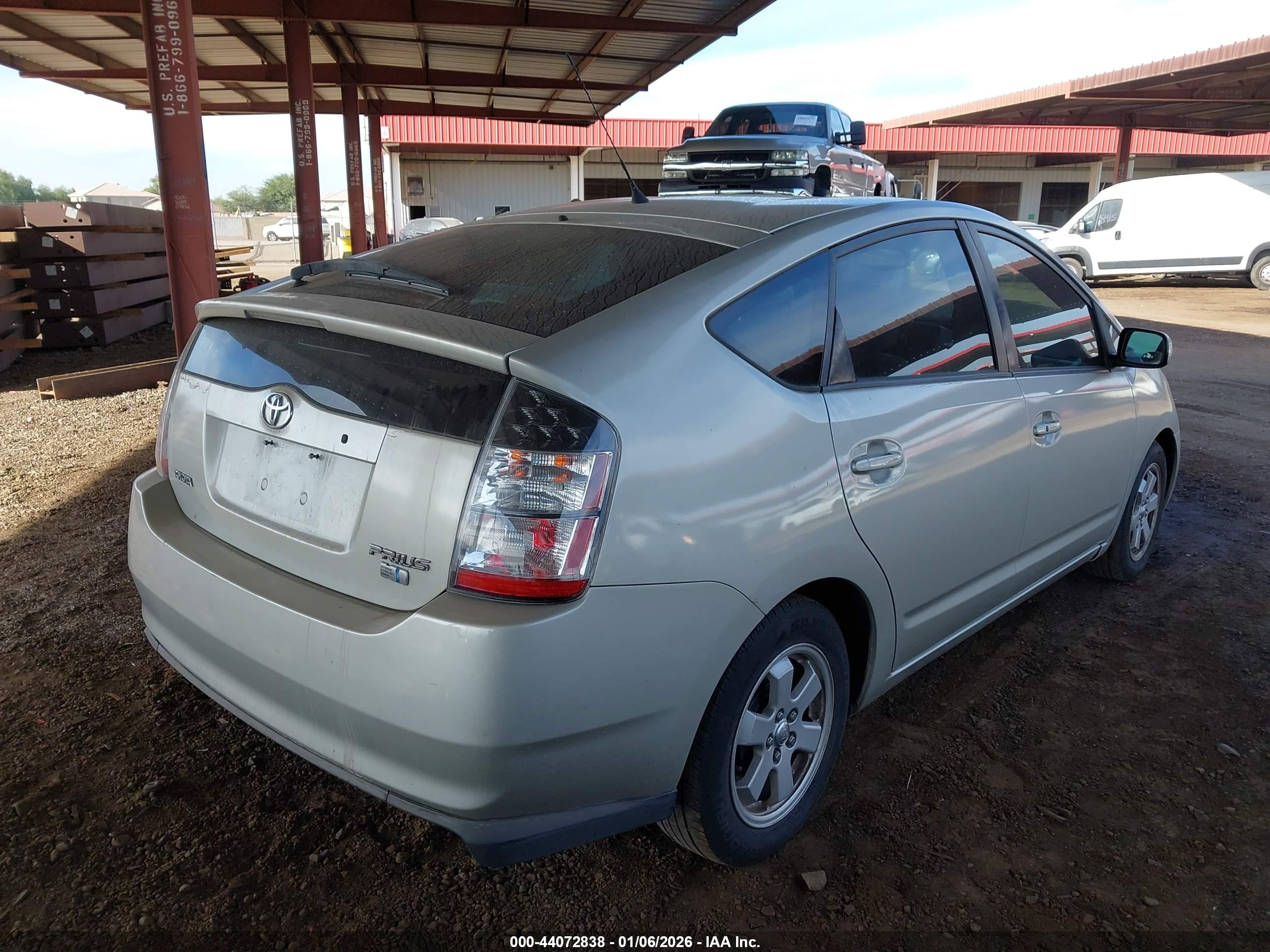 TOYOTA PRIUS image 4