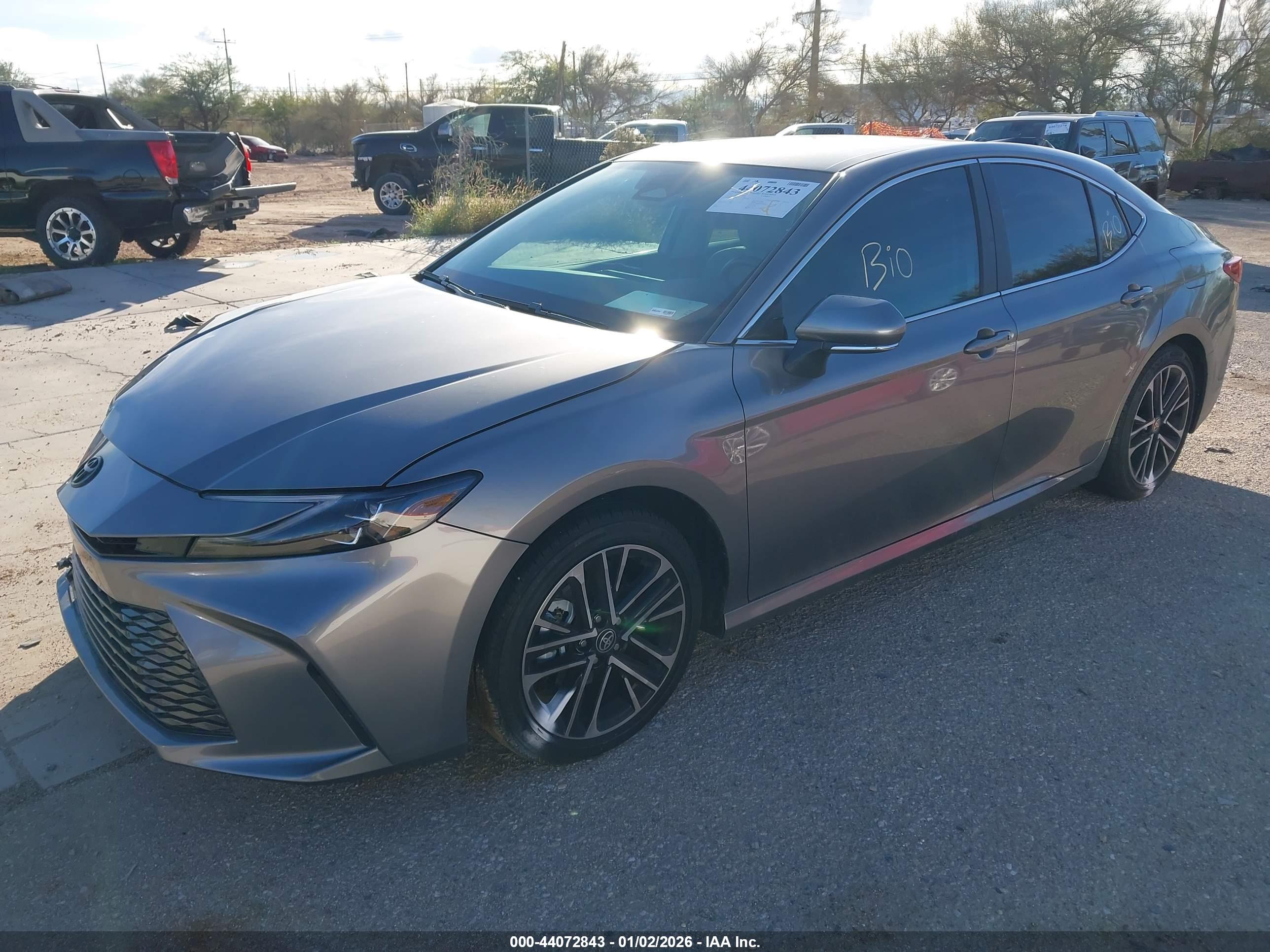 TOYOTA CAMRY image 2