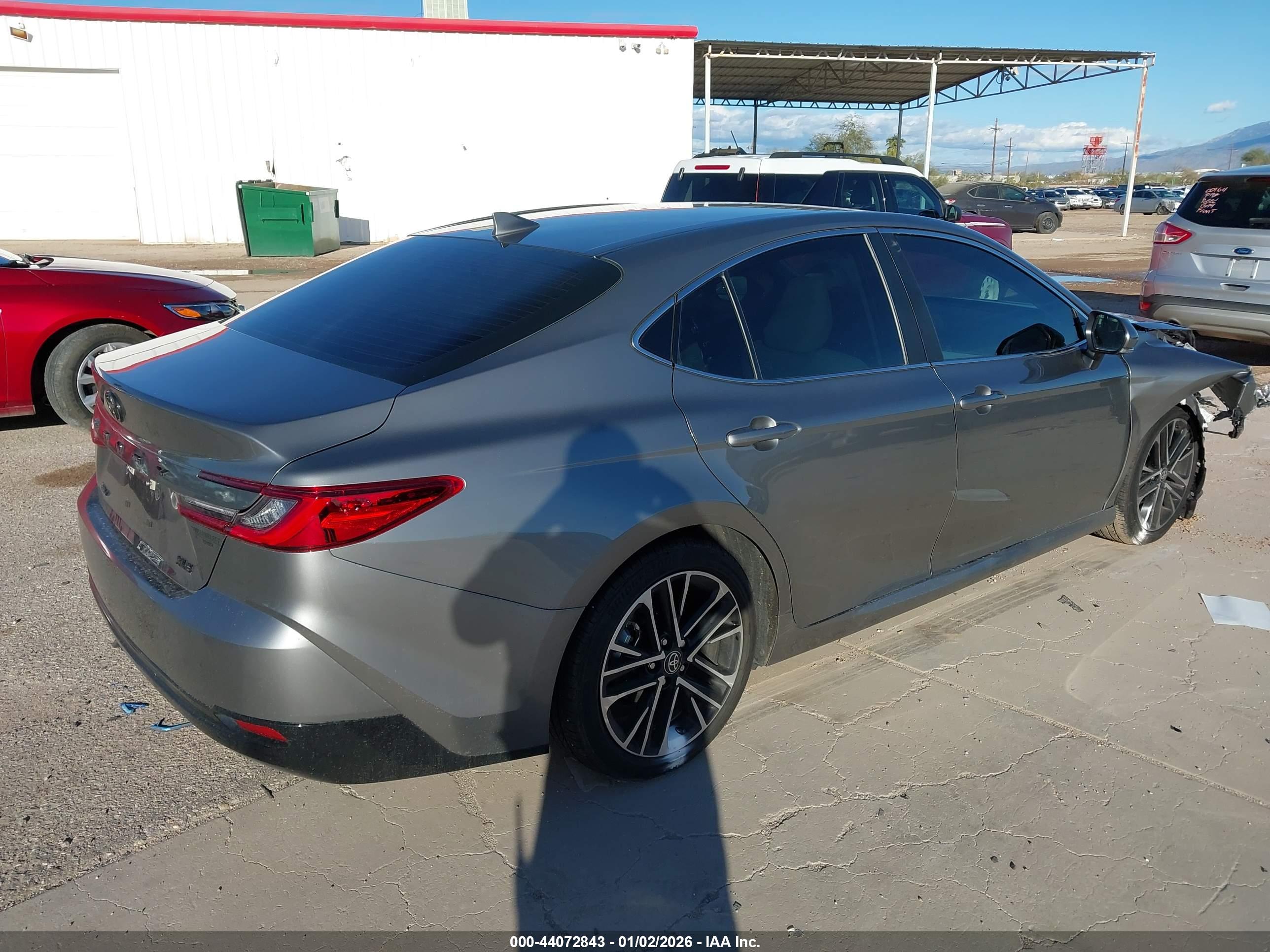 TOYOTA CAMRY image 4