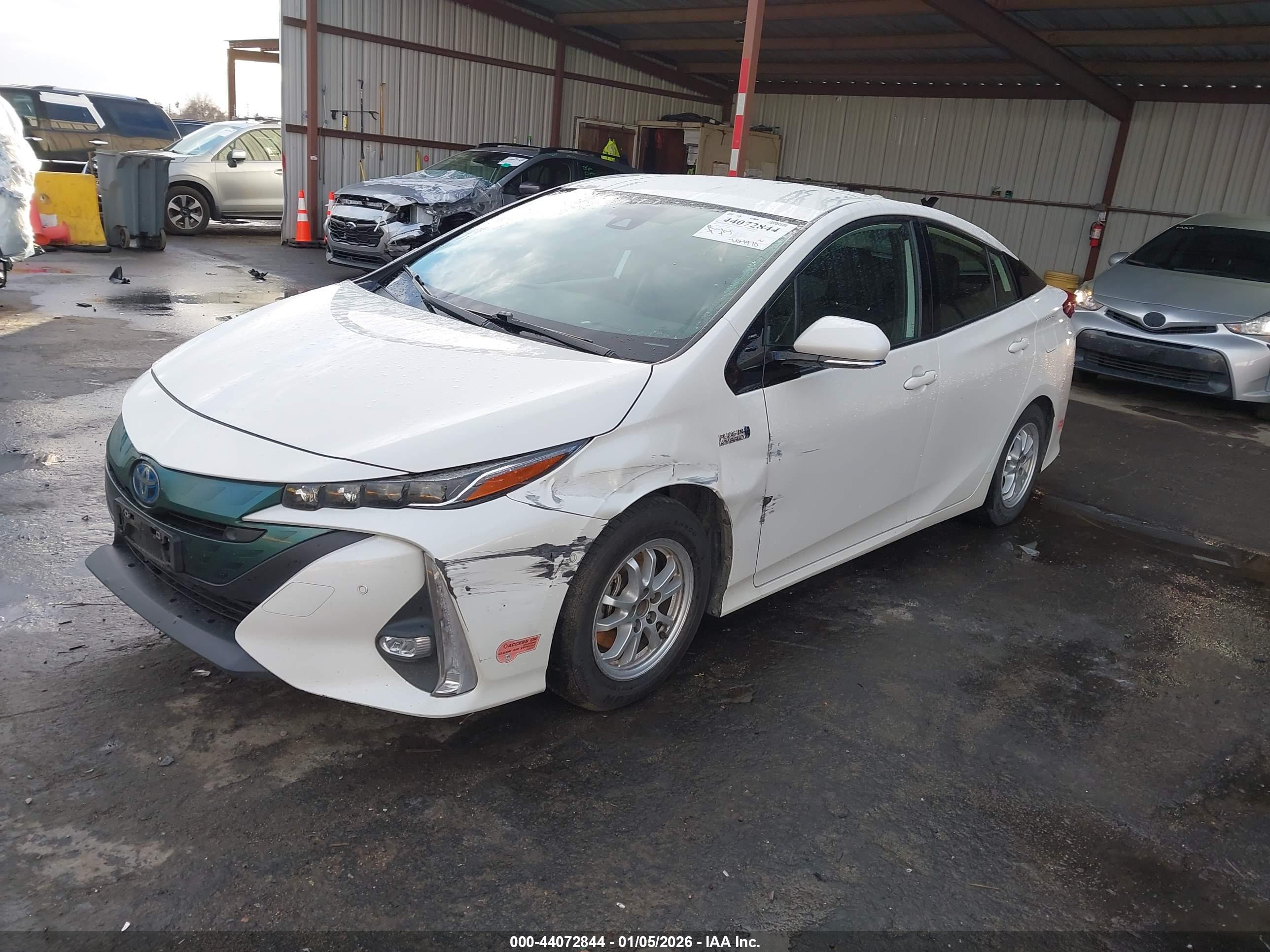 TOYOTA PRIUS image 2