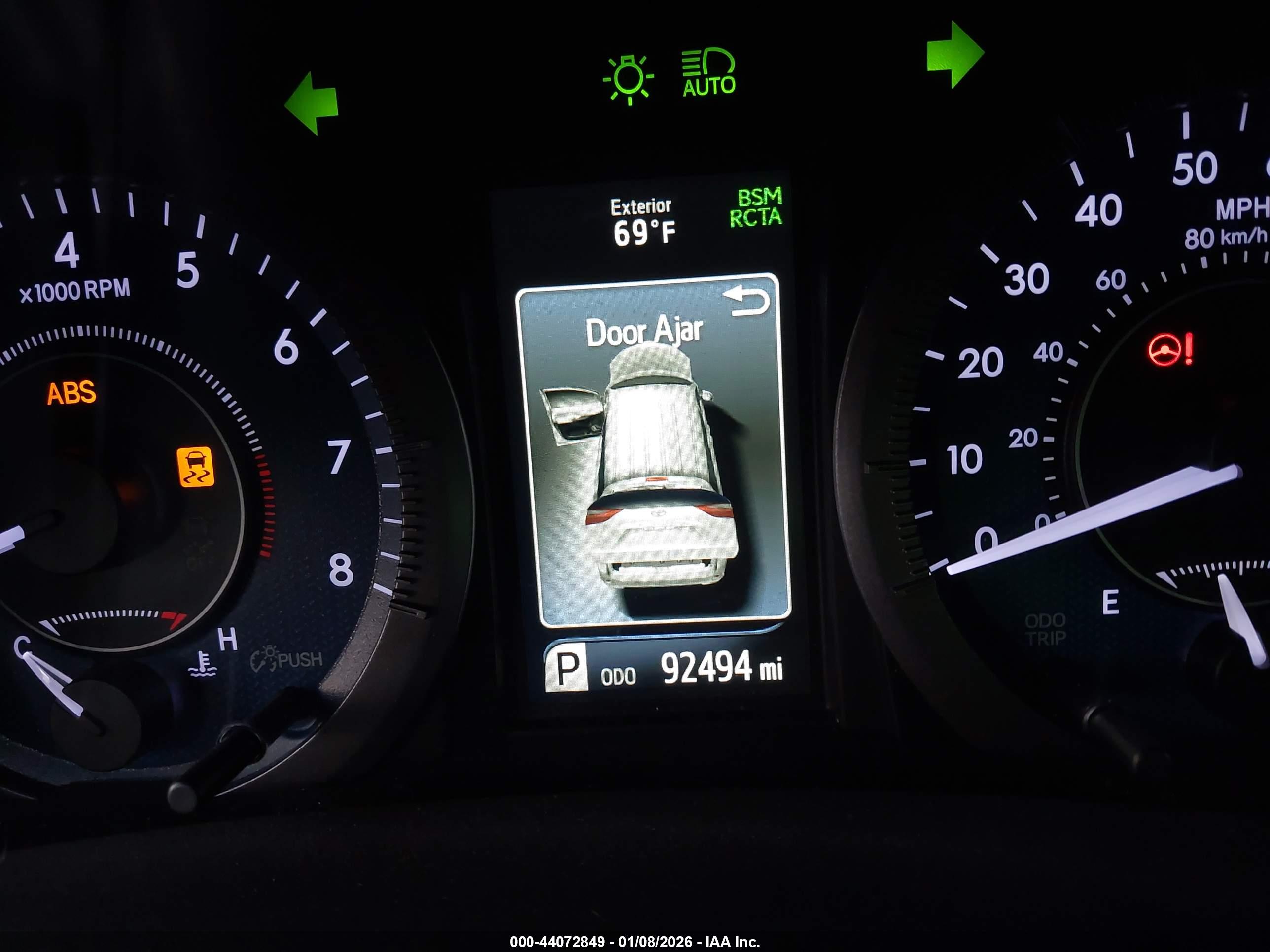 TOYOTA SIENNA image 7