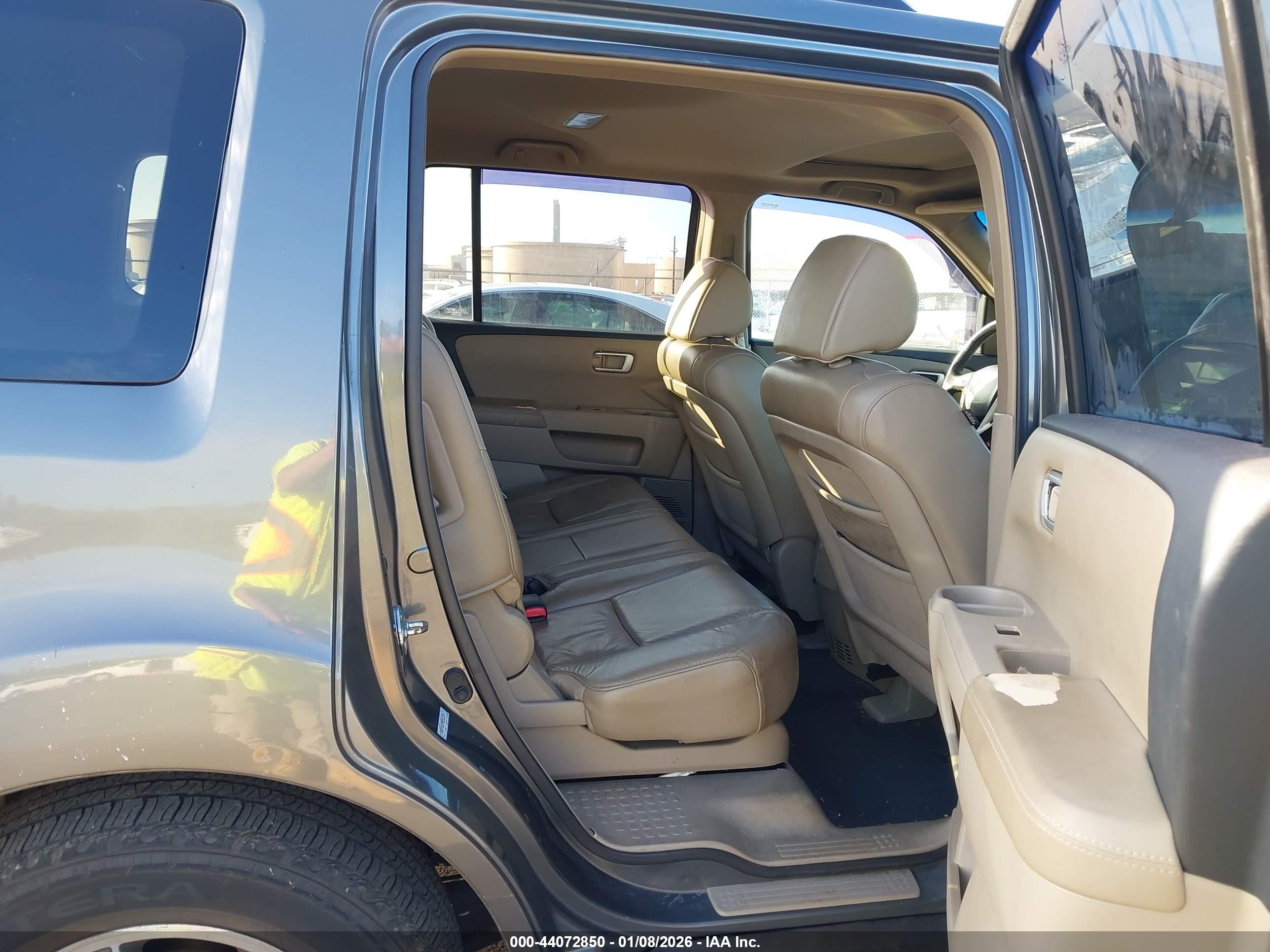 HONDA PILOT image 8