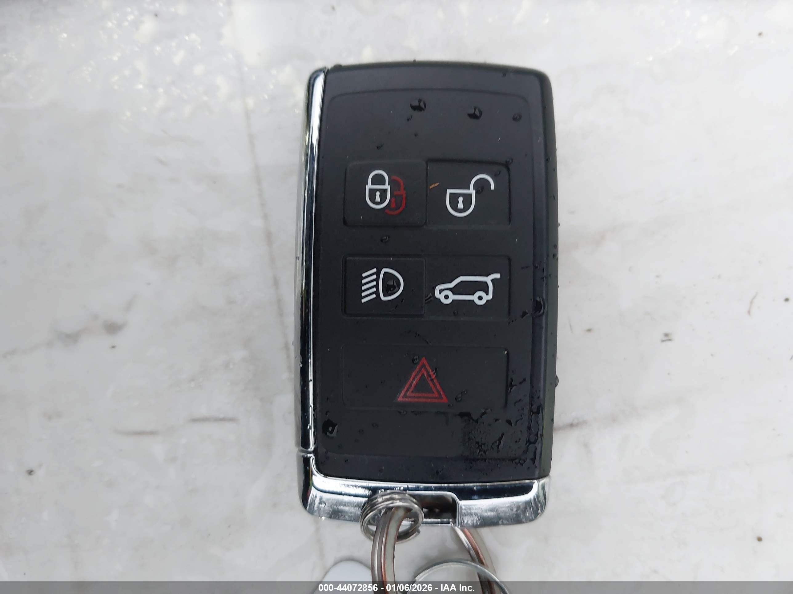 LAND ROVER image 11