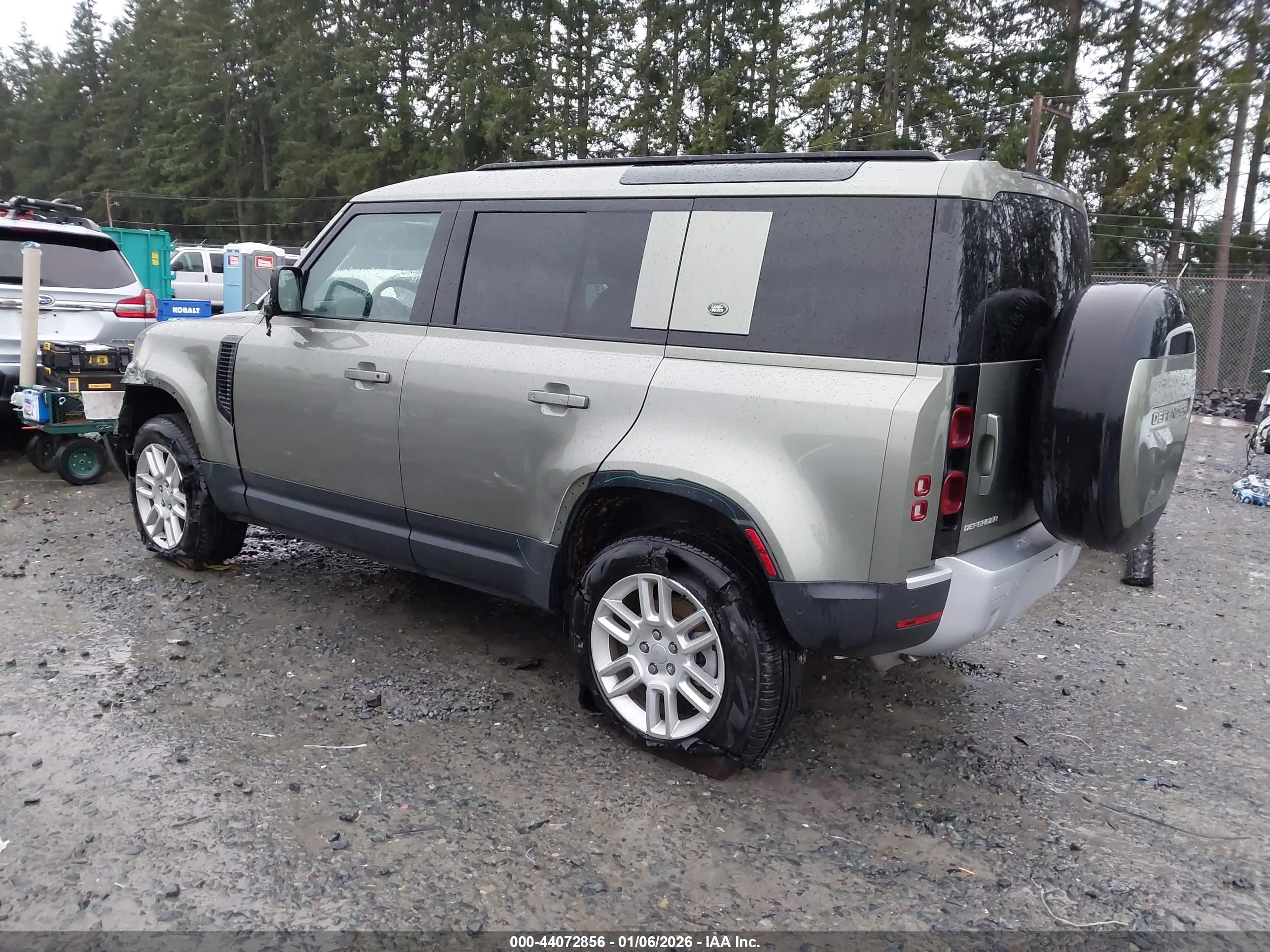 LAND ROVER image 3