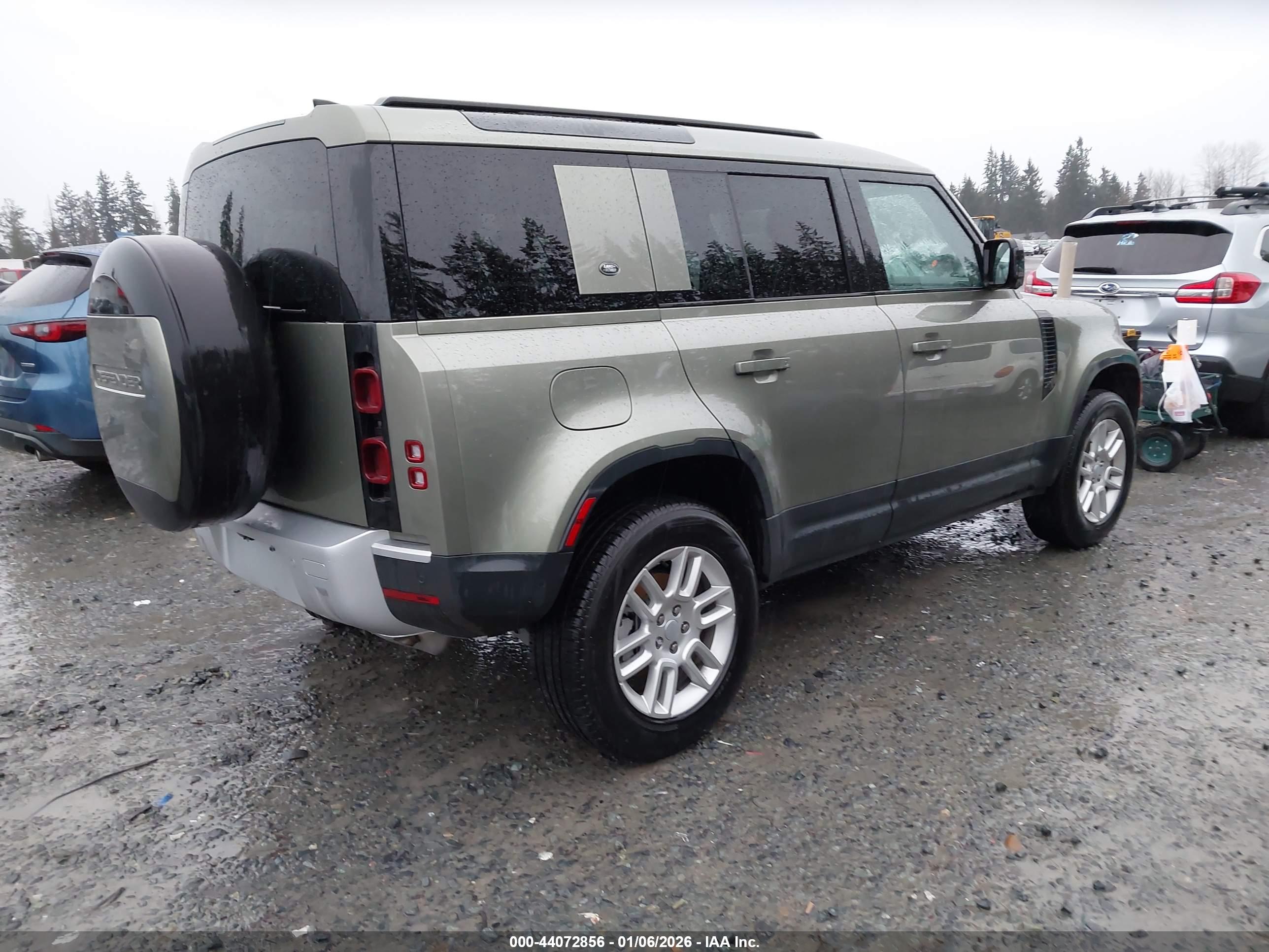 LAND ROVER image 4