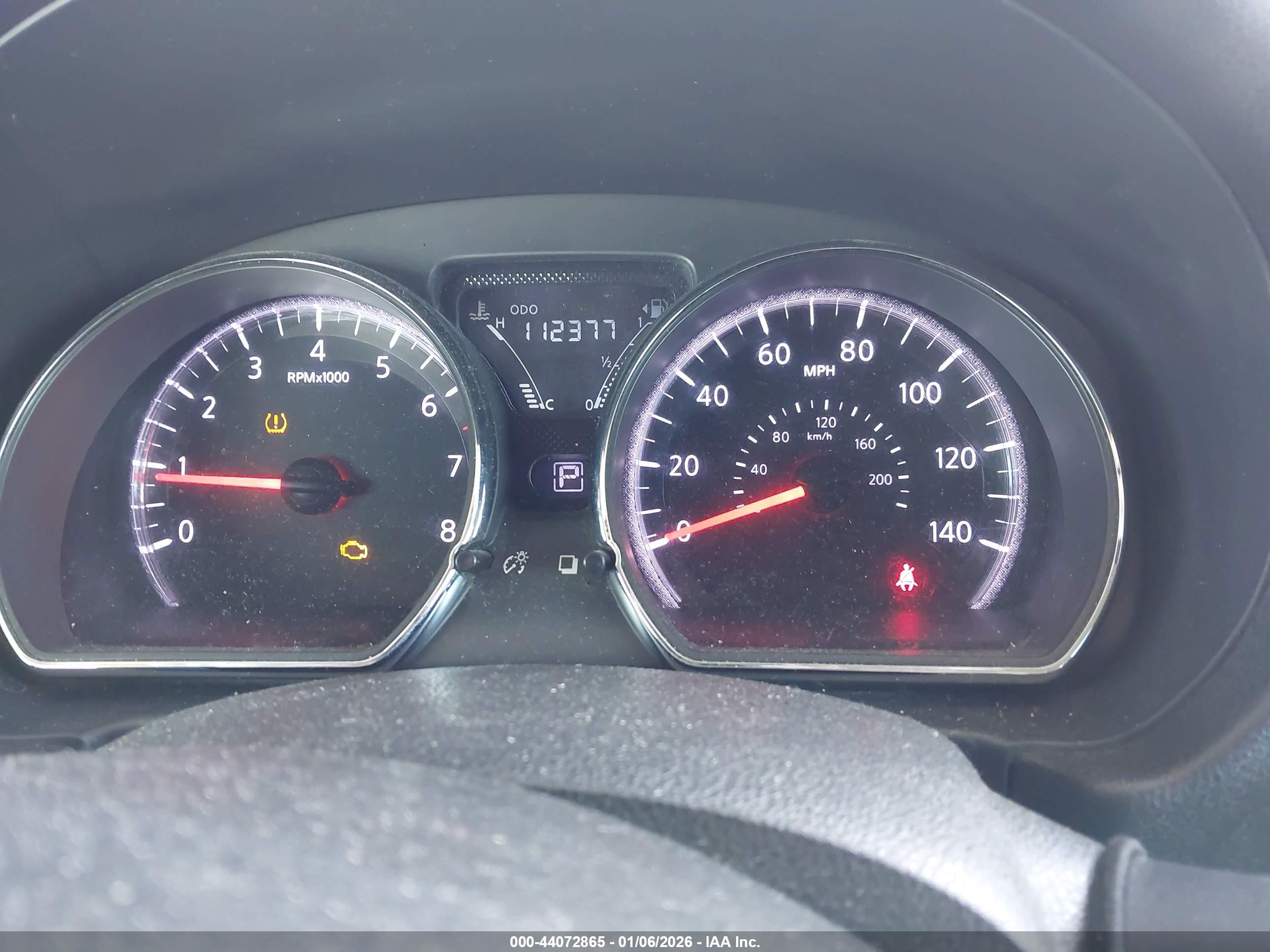 NISSAN VERSA image 7