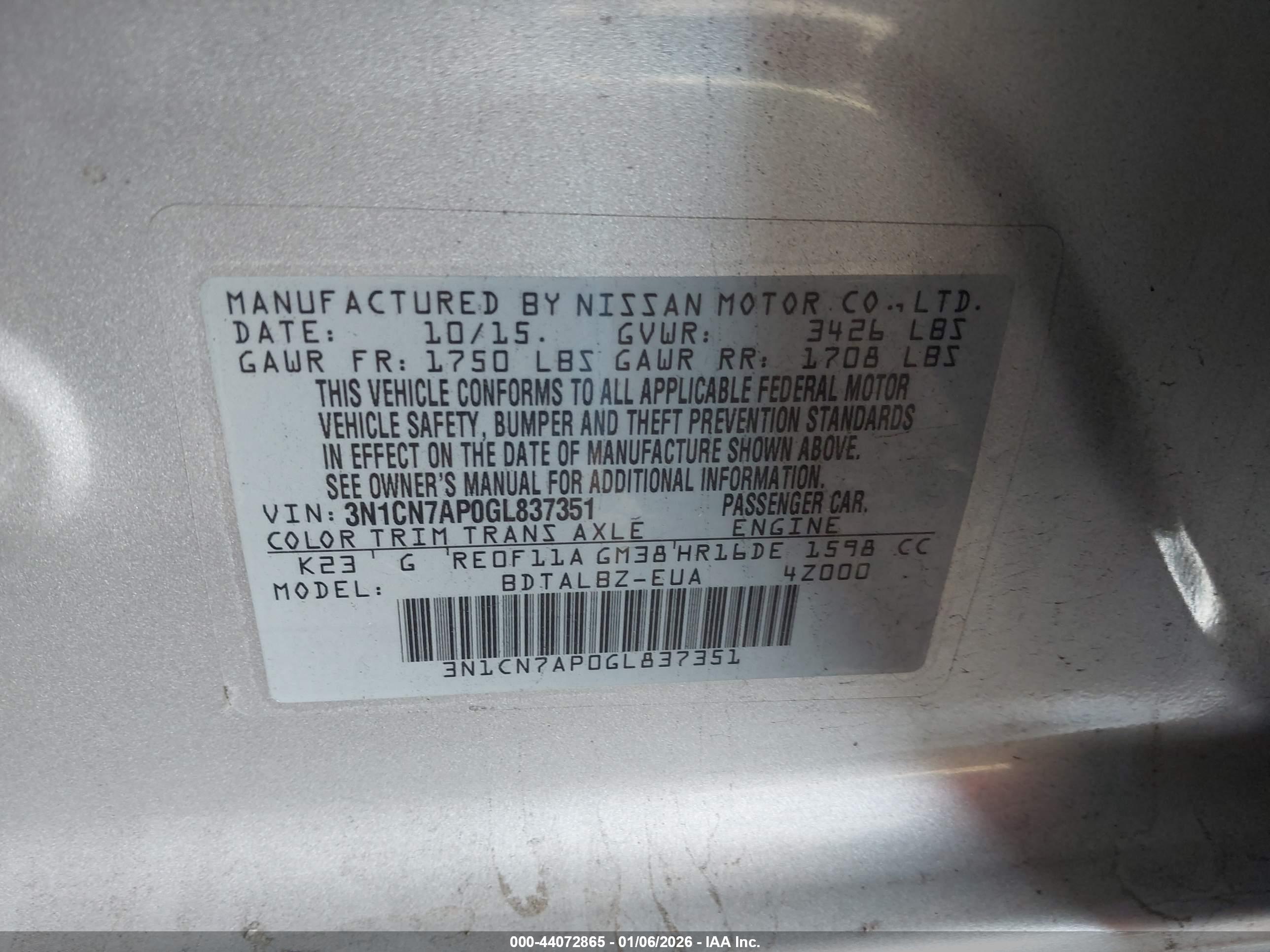 NISSAN VERSA image 9