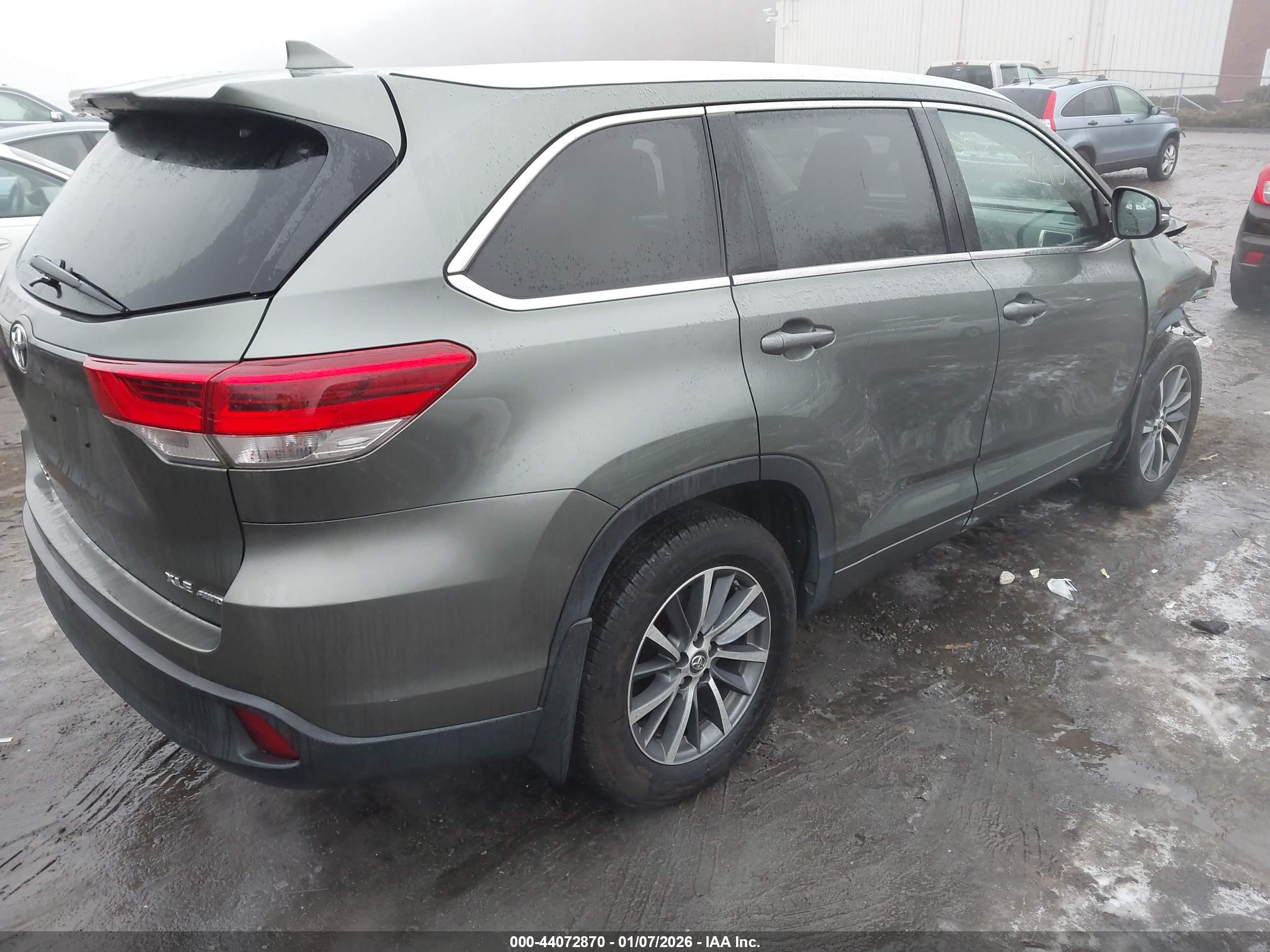 TOYOTA HIGHLANDER image 4