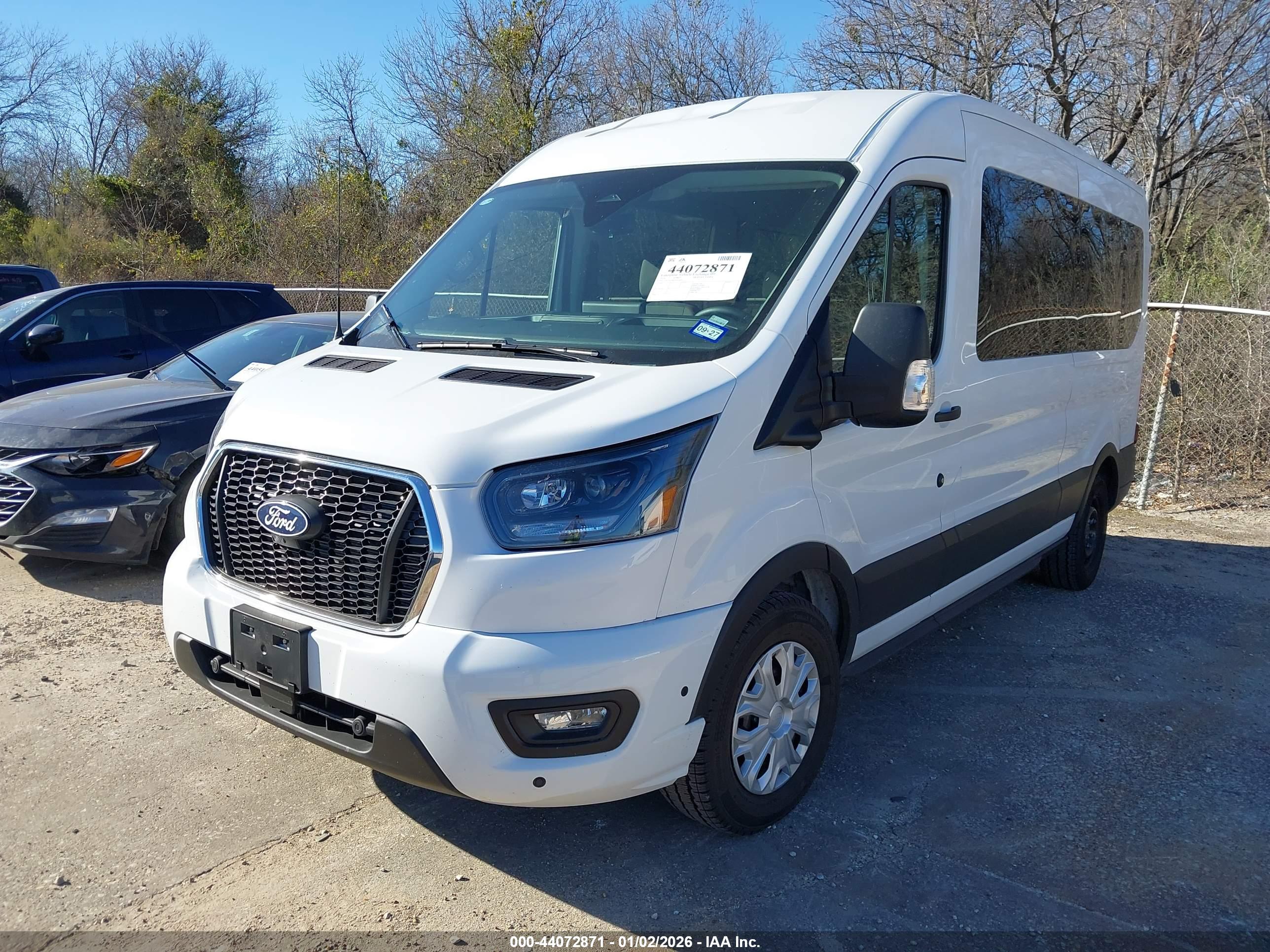 FORD TRANSIT-350 image 2