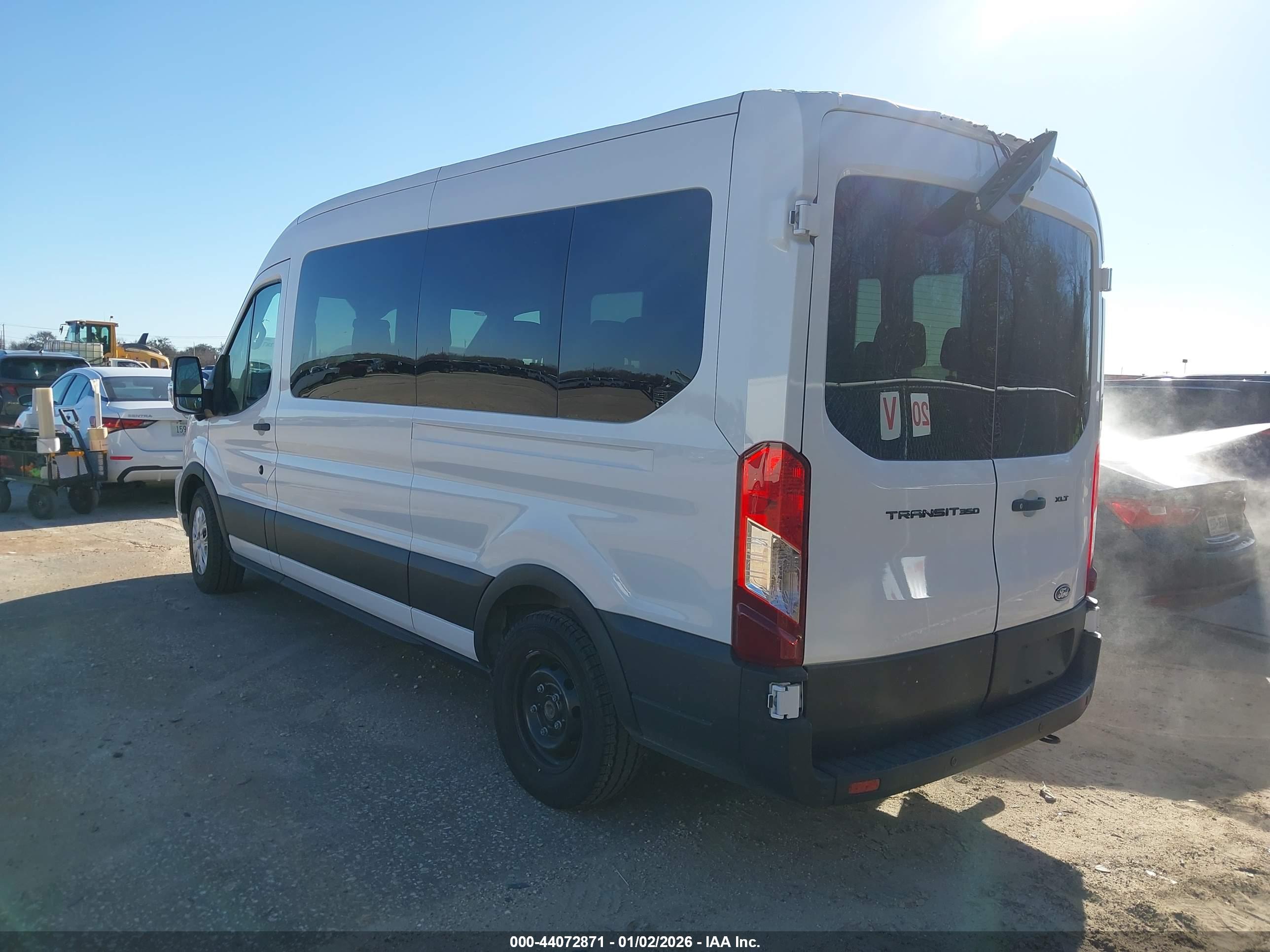 FORD TRANSIT-350 image 3