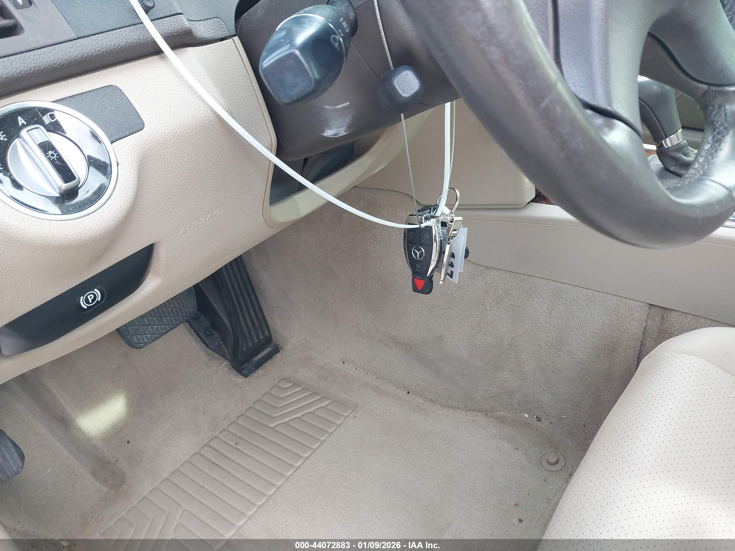 MERCEDES-BENZ C image 11