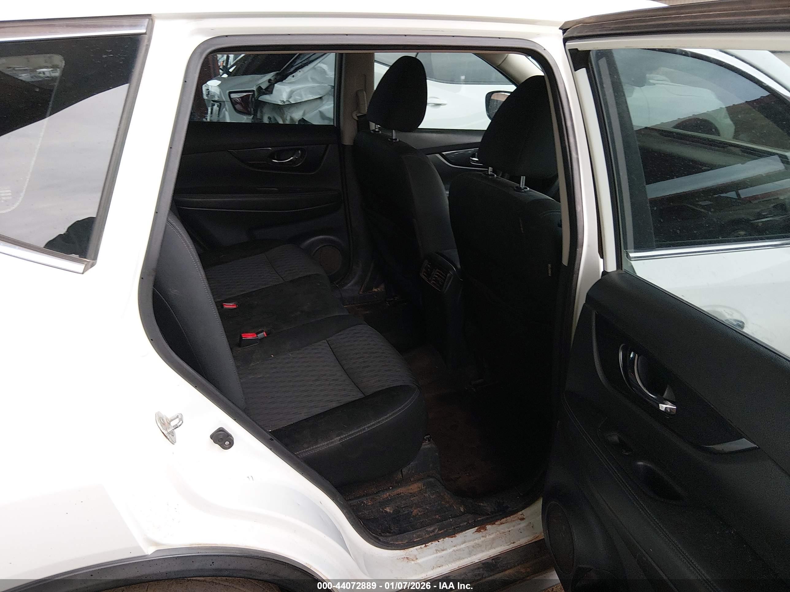 NISSAN ROGUE image 8