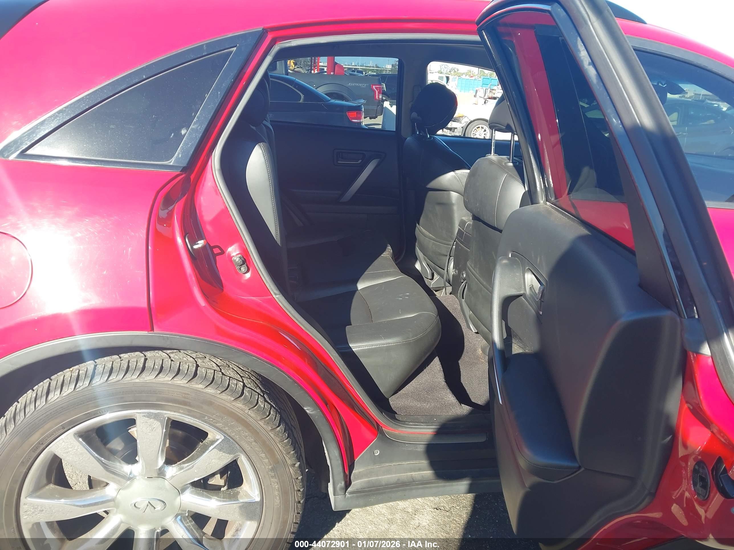 INFINITI FX35 image 8