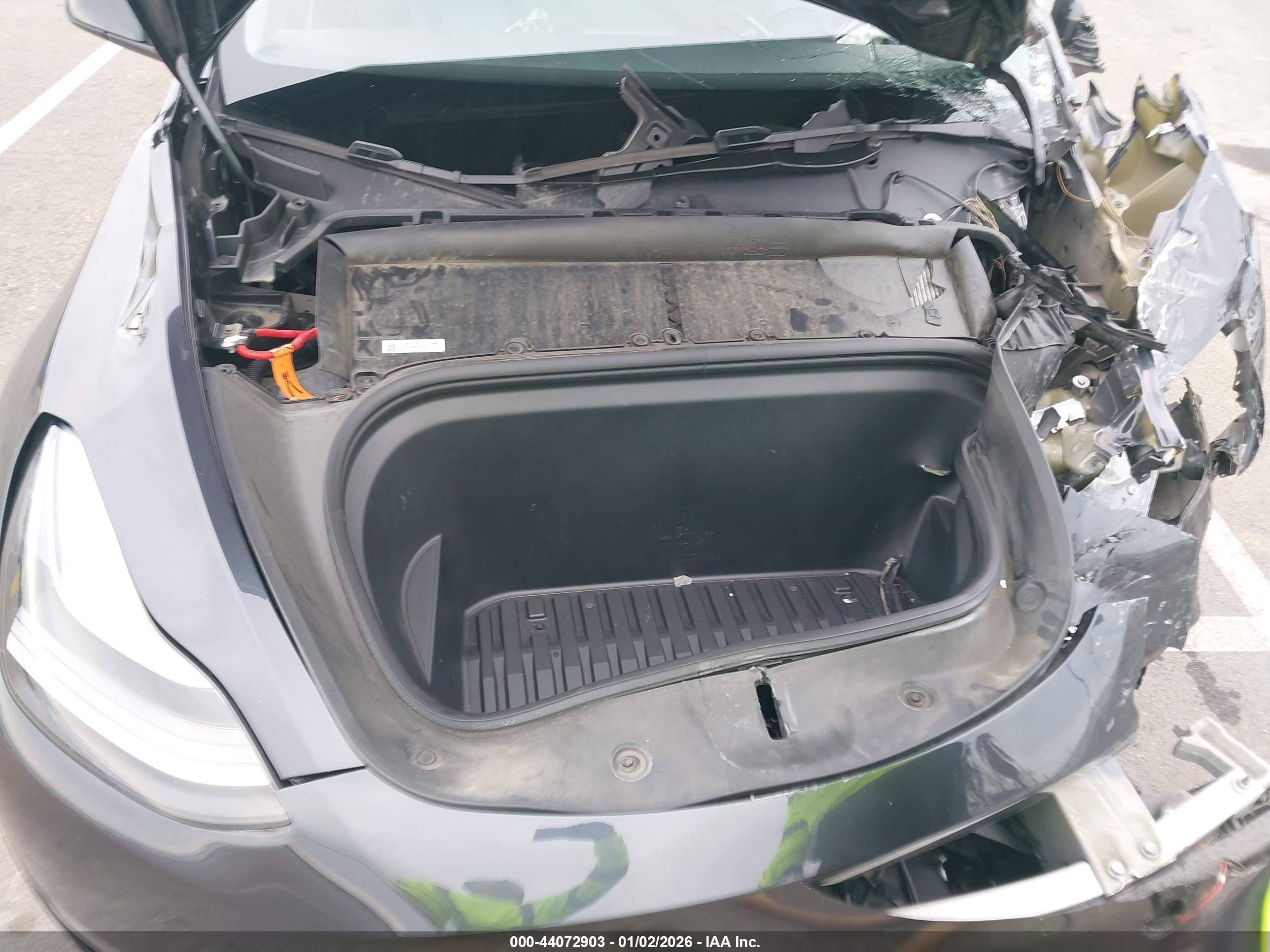 TESLA MODEL image 10