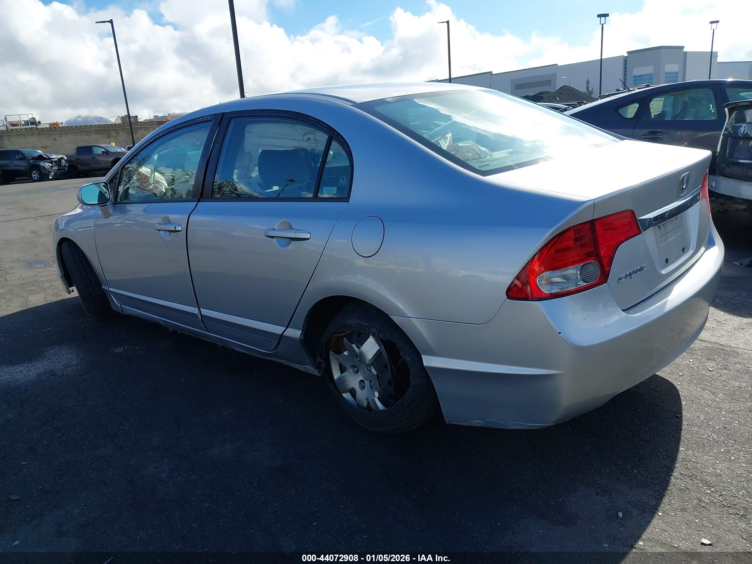 HONDA CIVIC image 3
