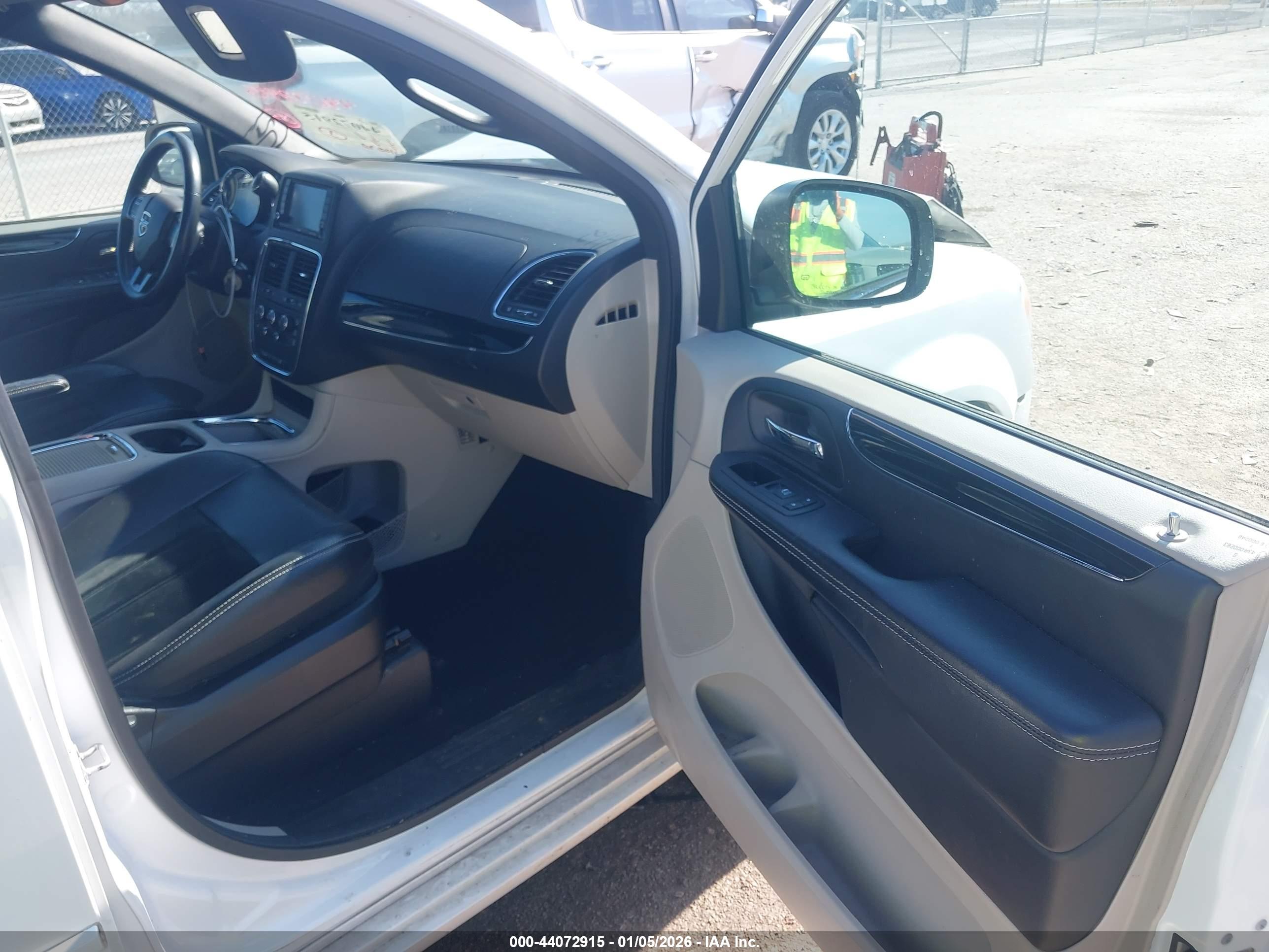 DODGE GRAND image 5
