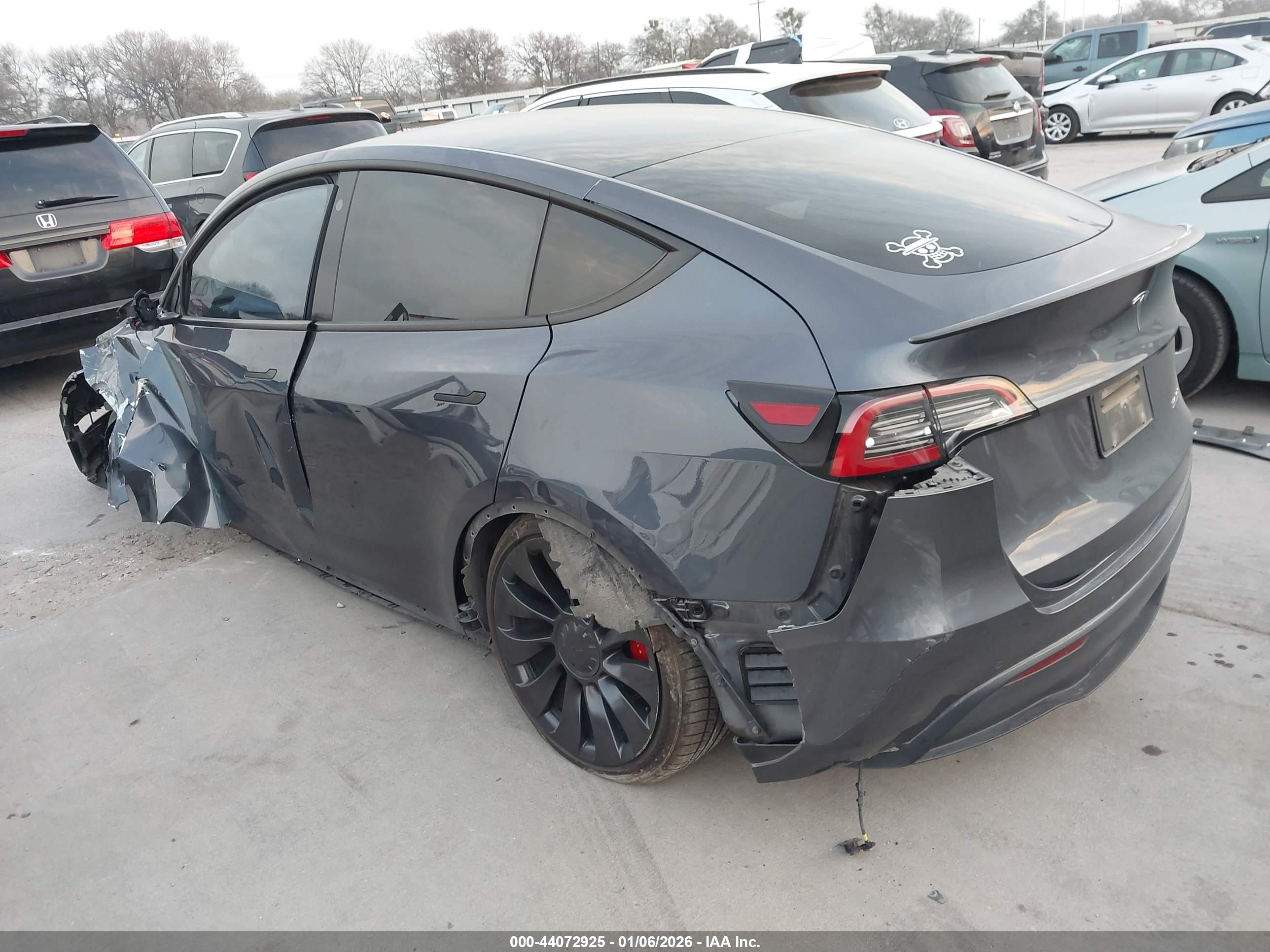TESLA MODEL image 3