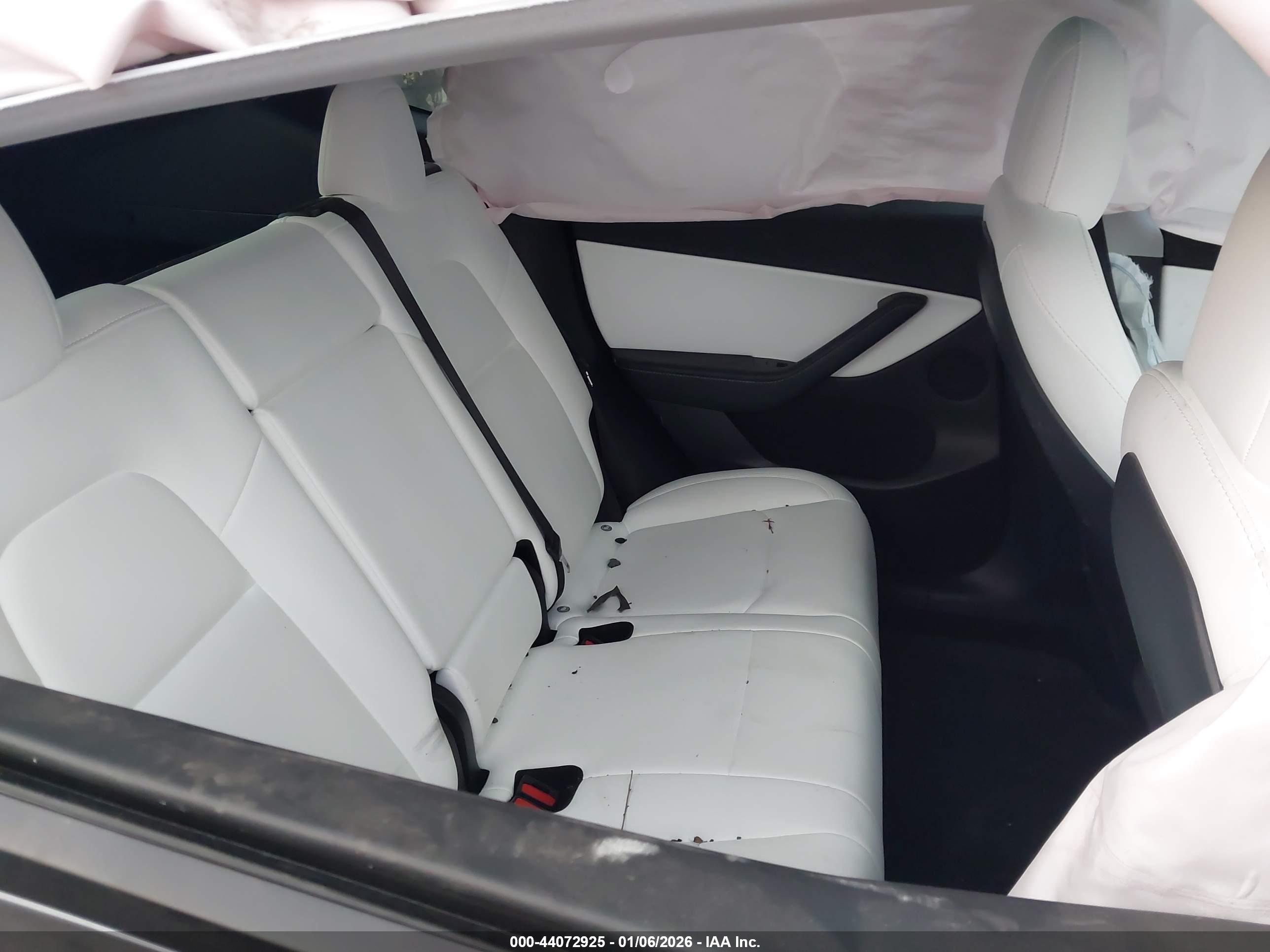 TESLA MODEL image 8