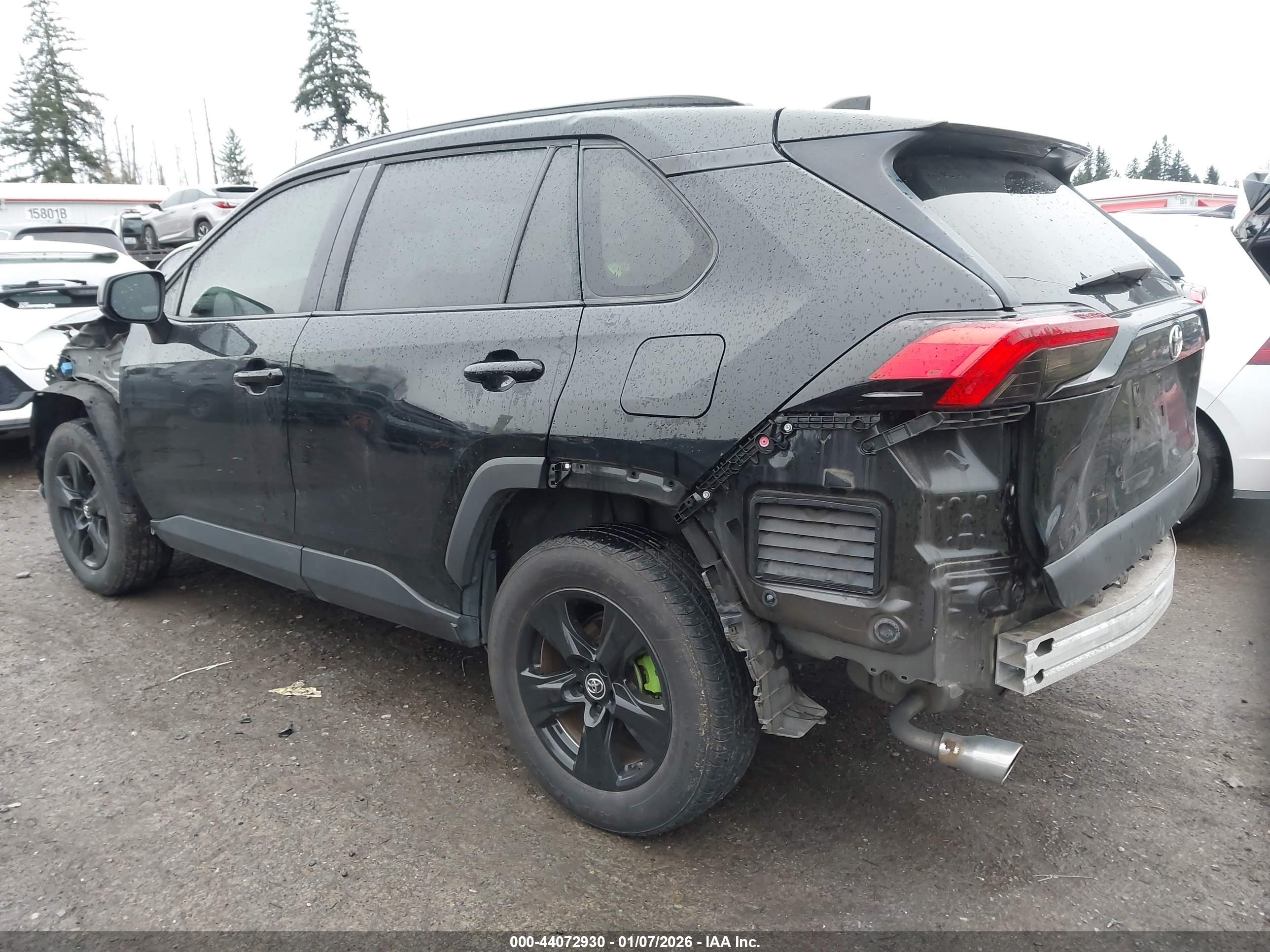 TOYOTA RAV4 image 3