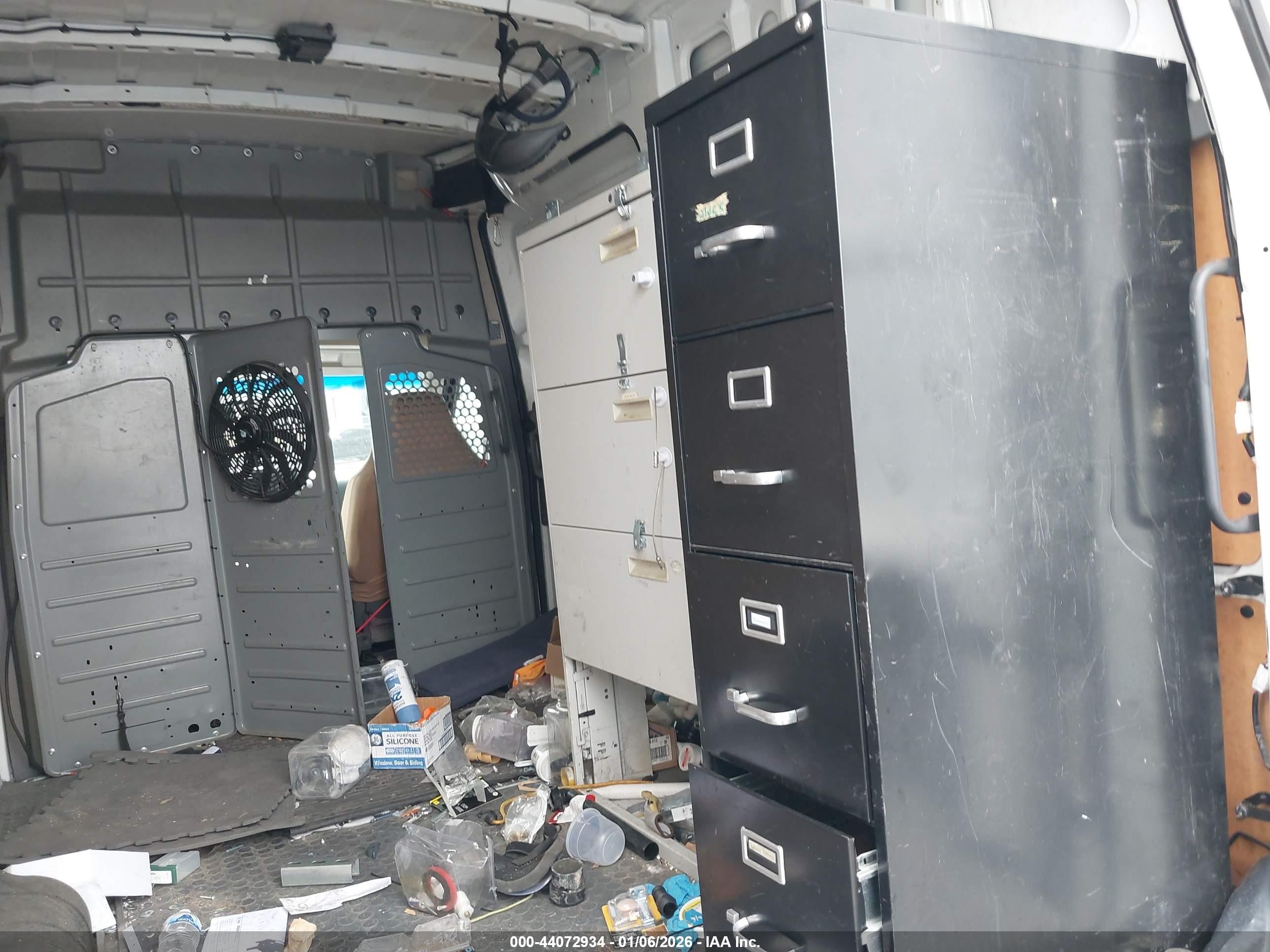 NISSAN NV image 8