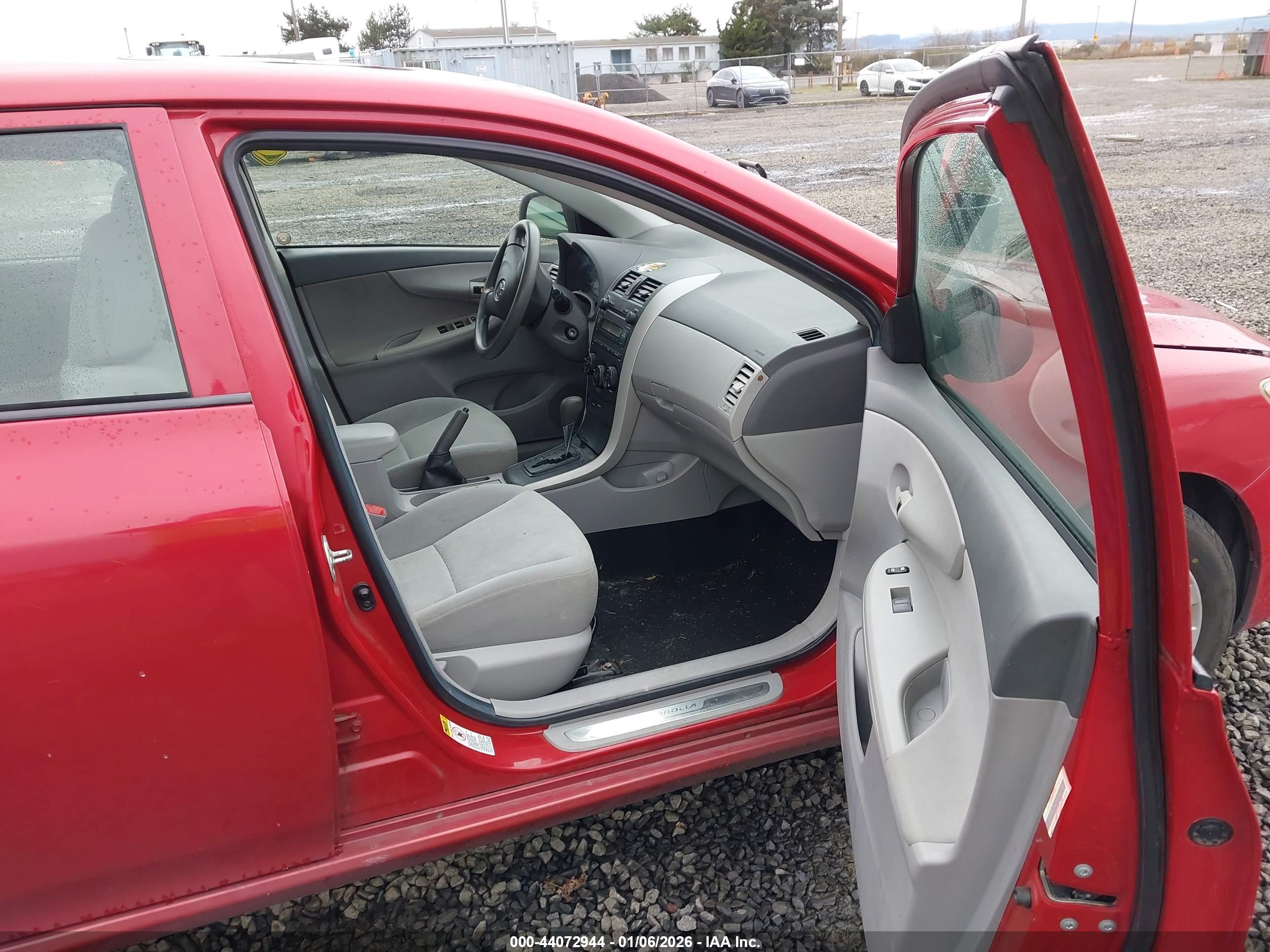 TOYOTA COROLLA image 5